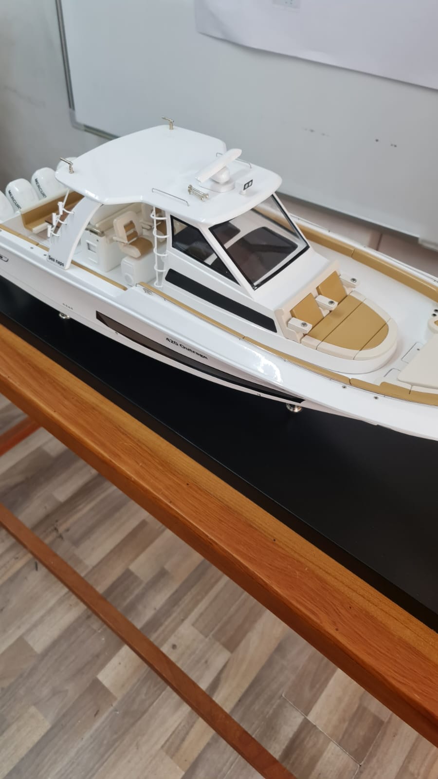 Boston-Whaler-420-16.jpeg