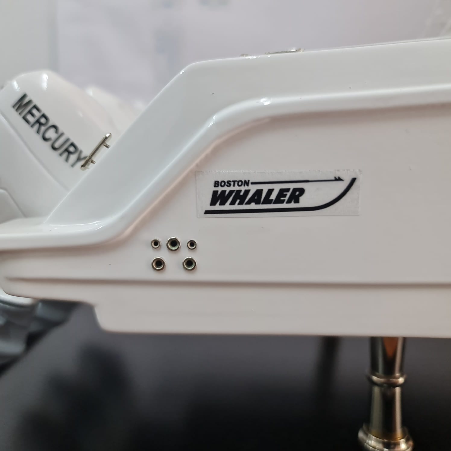 Boston-Whaler-420-2.jpeg