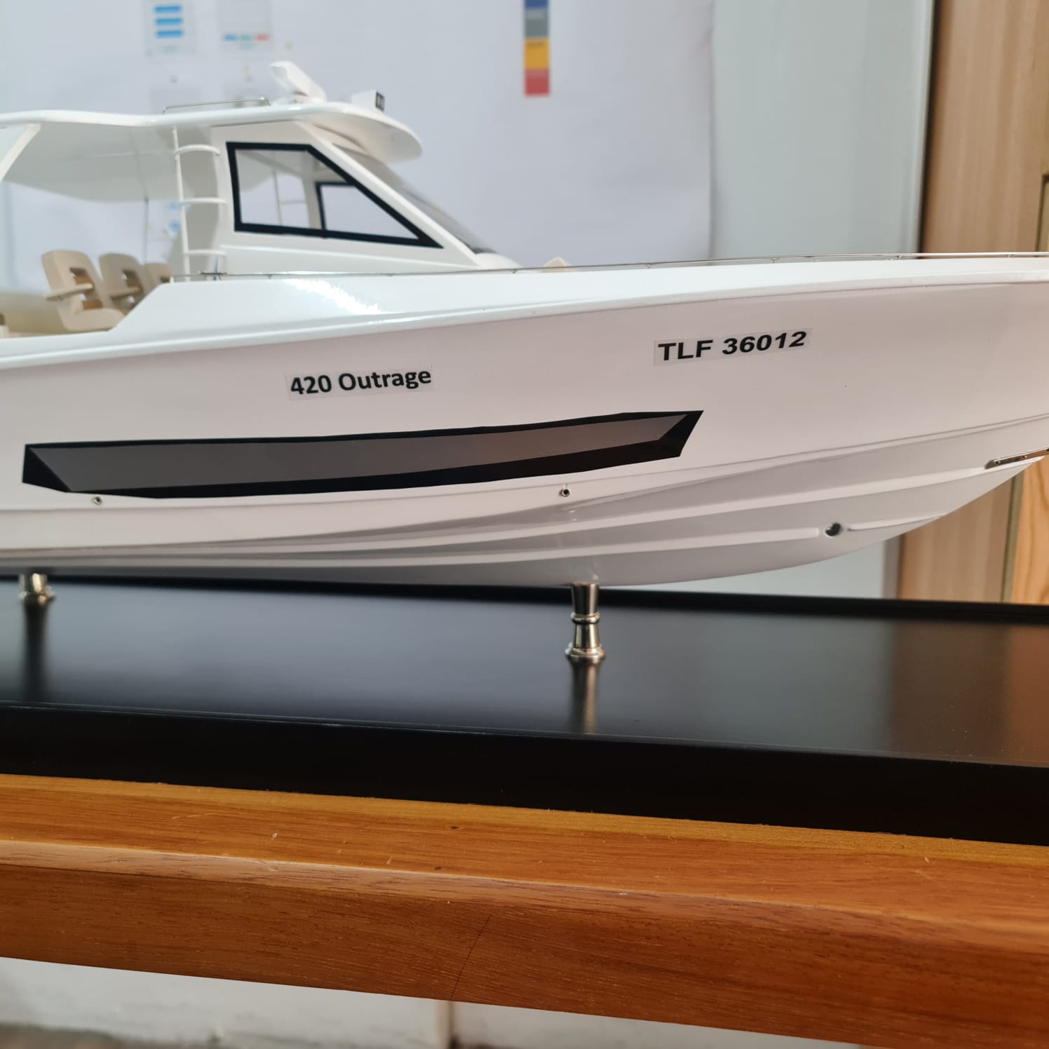 Boston-Whaler-420-4.jpeg