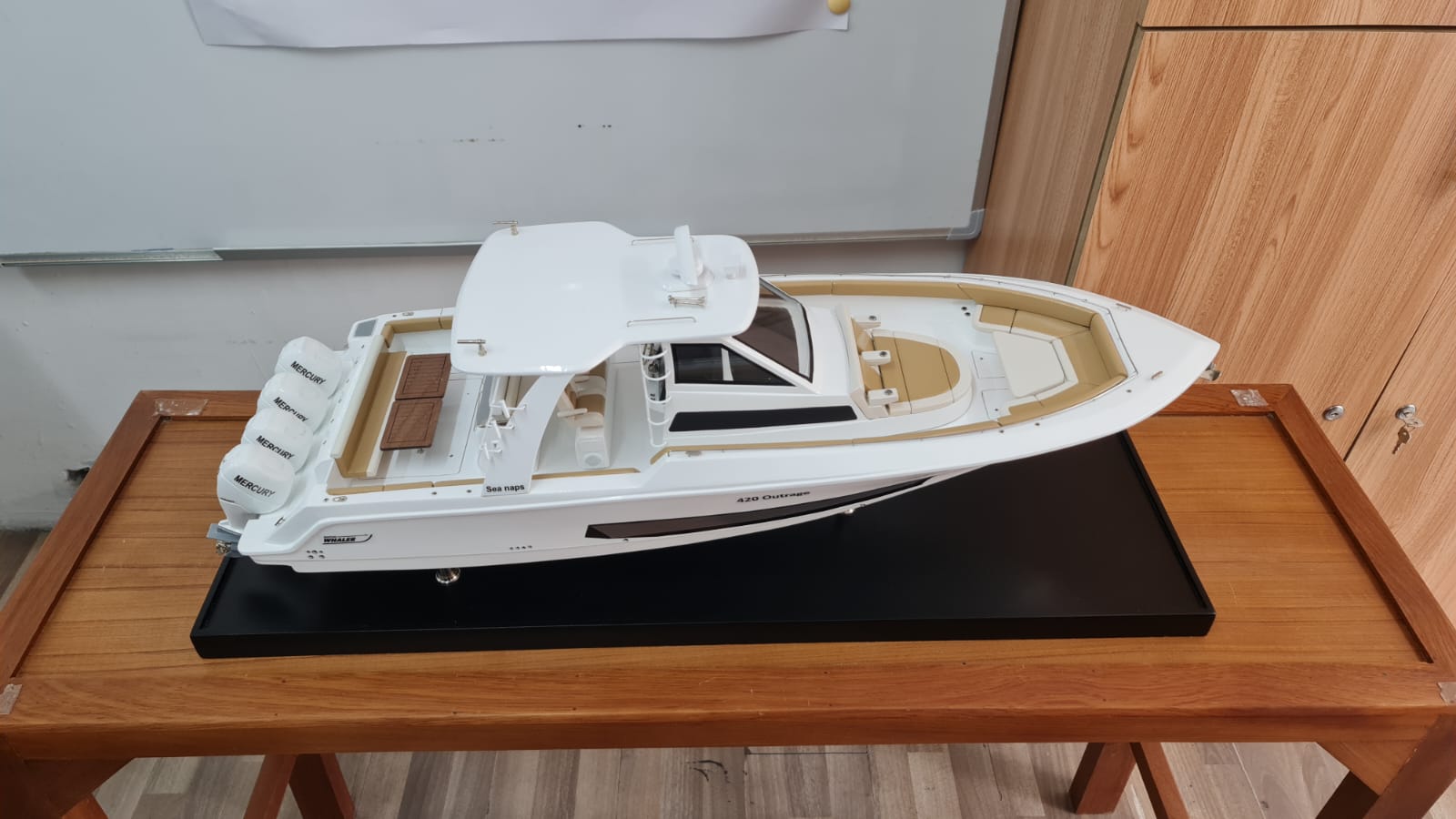Boston-Whaler-420-5.jpeg