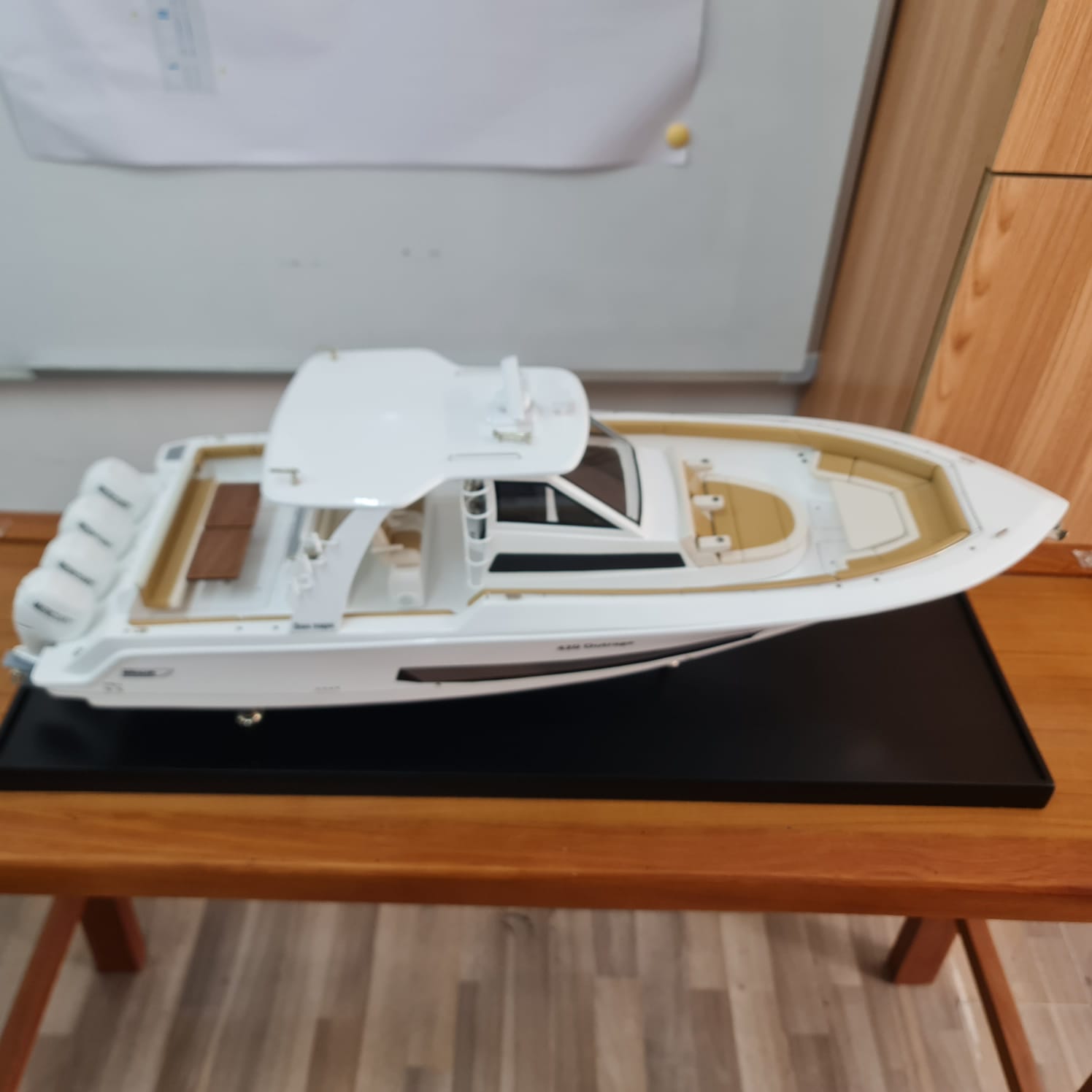 Boston-Whaler-420-6.jpeg