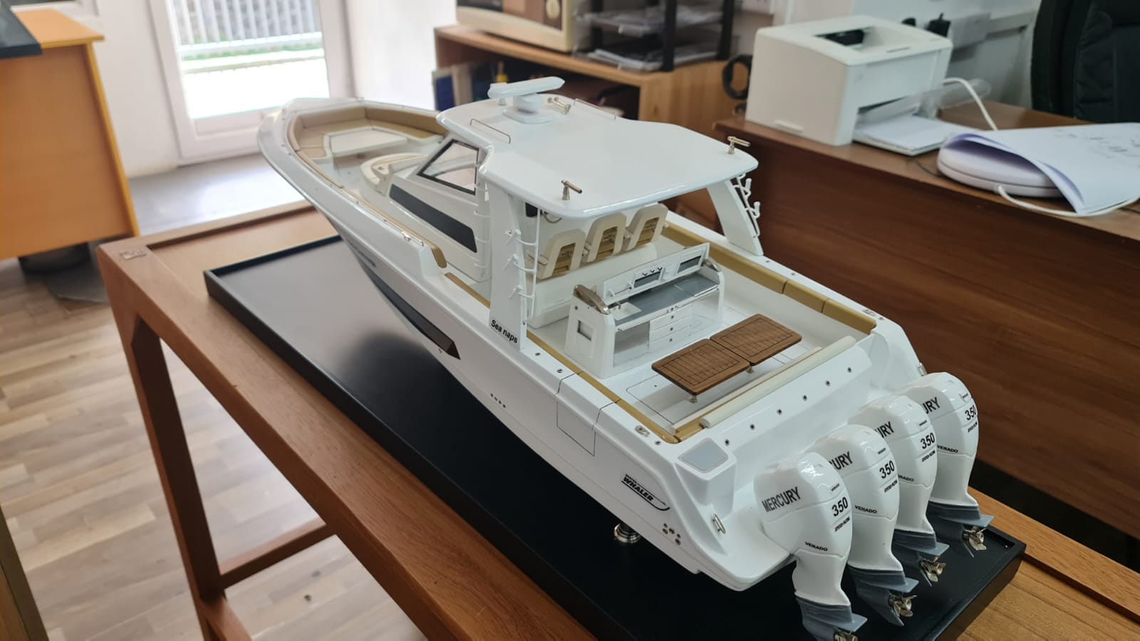 Boston-Whaler-420-7.jpeg