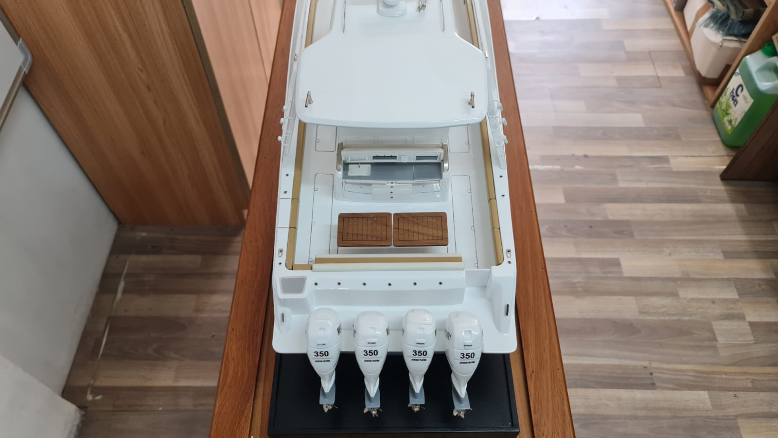 Boston-Whaler-420-8.jpeg