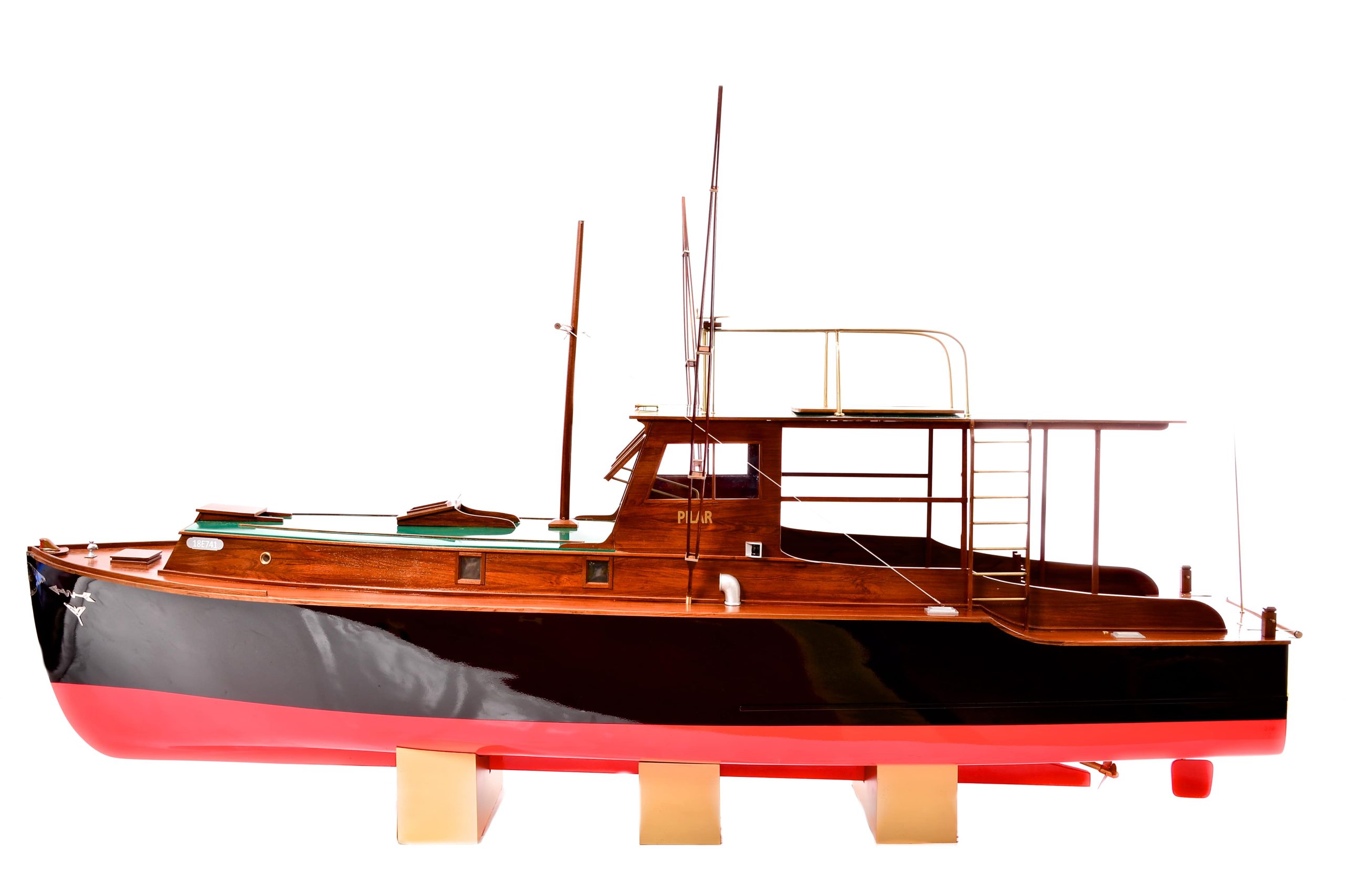 Pilar Display Ship Model - Premier Ship Models