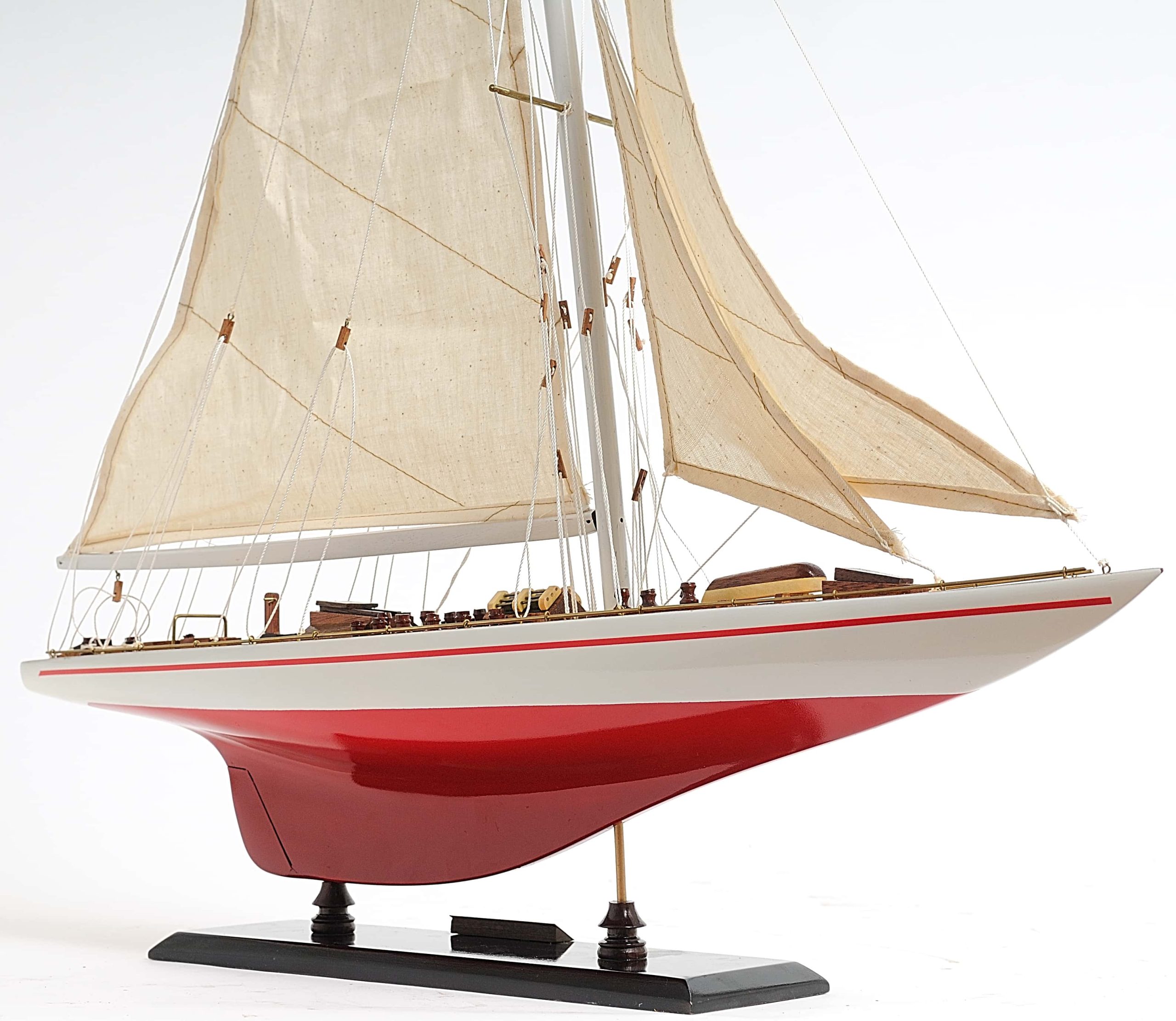 Endeavour Yacht Painted Display Ship Model - OMH