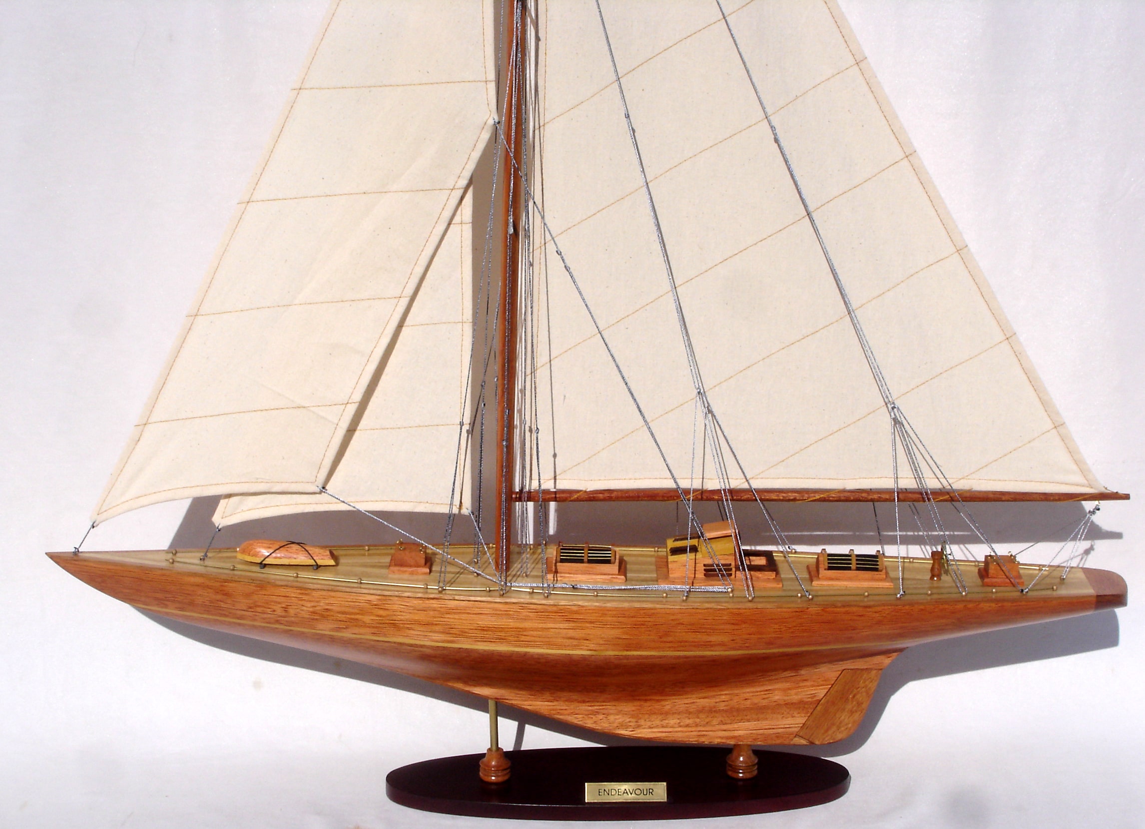 Endeavour Display Ship Model (Standard Range) - GN