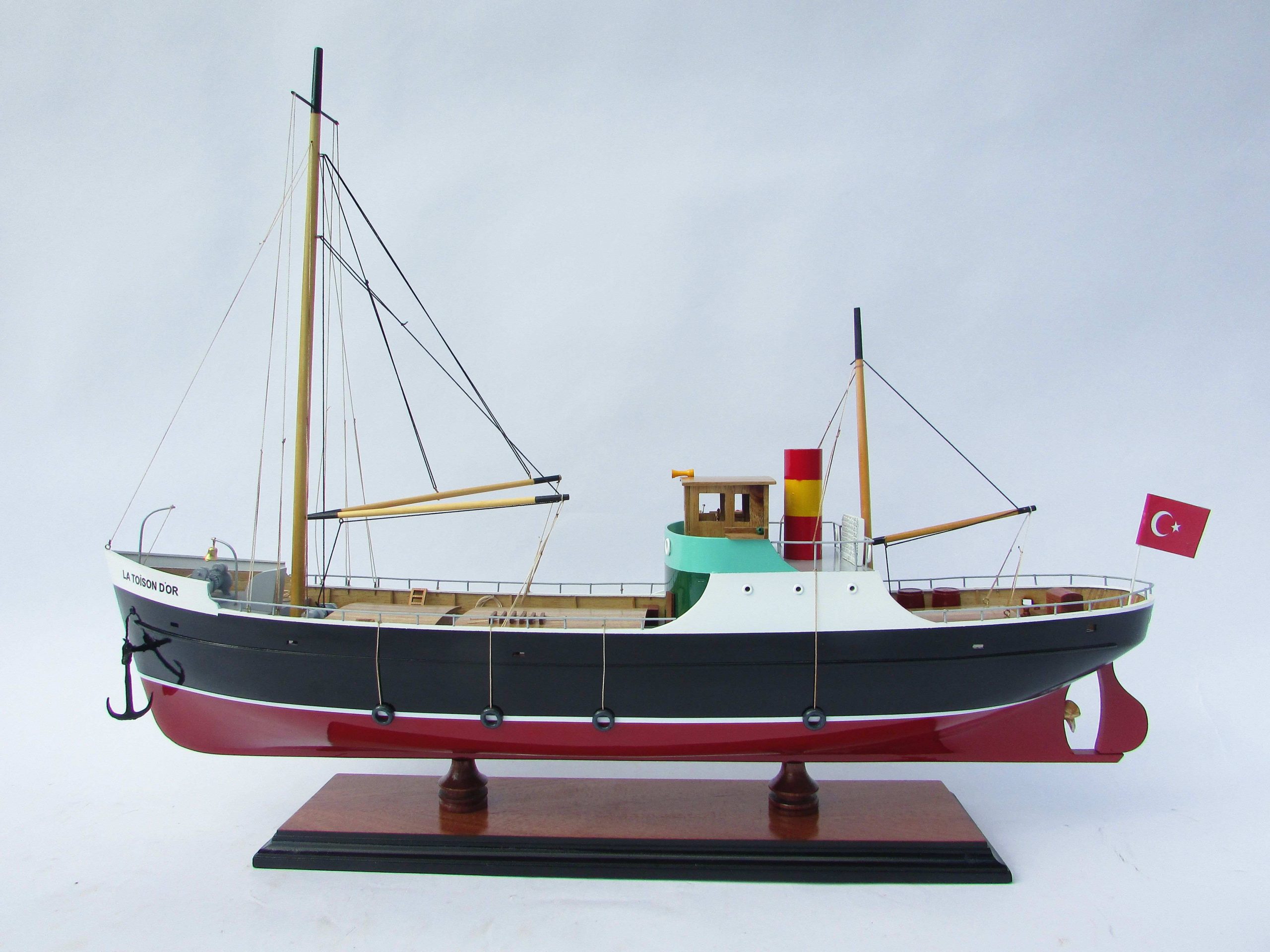 La Toison D'or Tintin Display Ship Model - GN