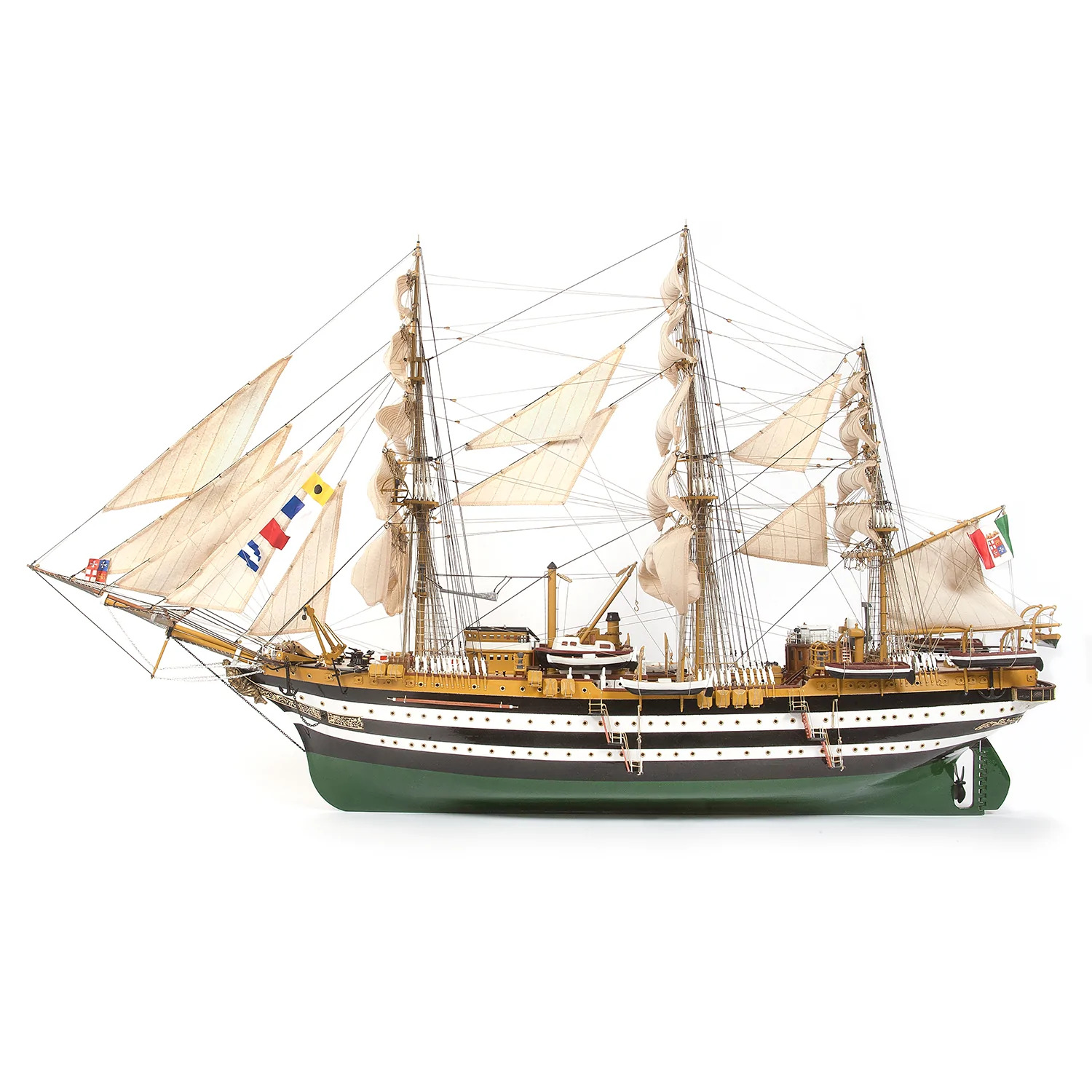 OcCre_Maqueta_demadera_barco_amerigo_vespucci_1_100_velas_babor.jpg
