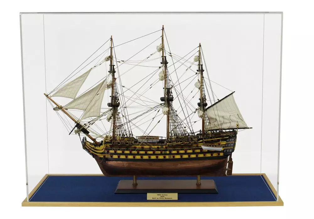 Display Case with base - LA