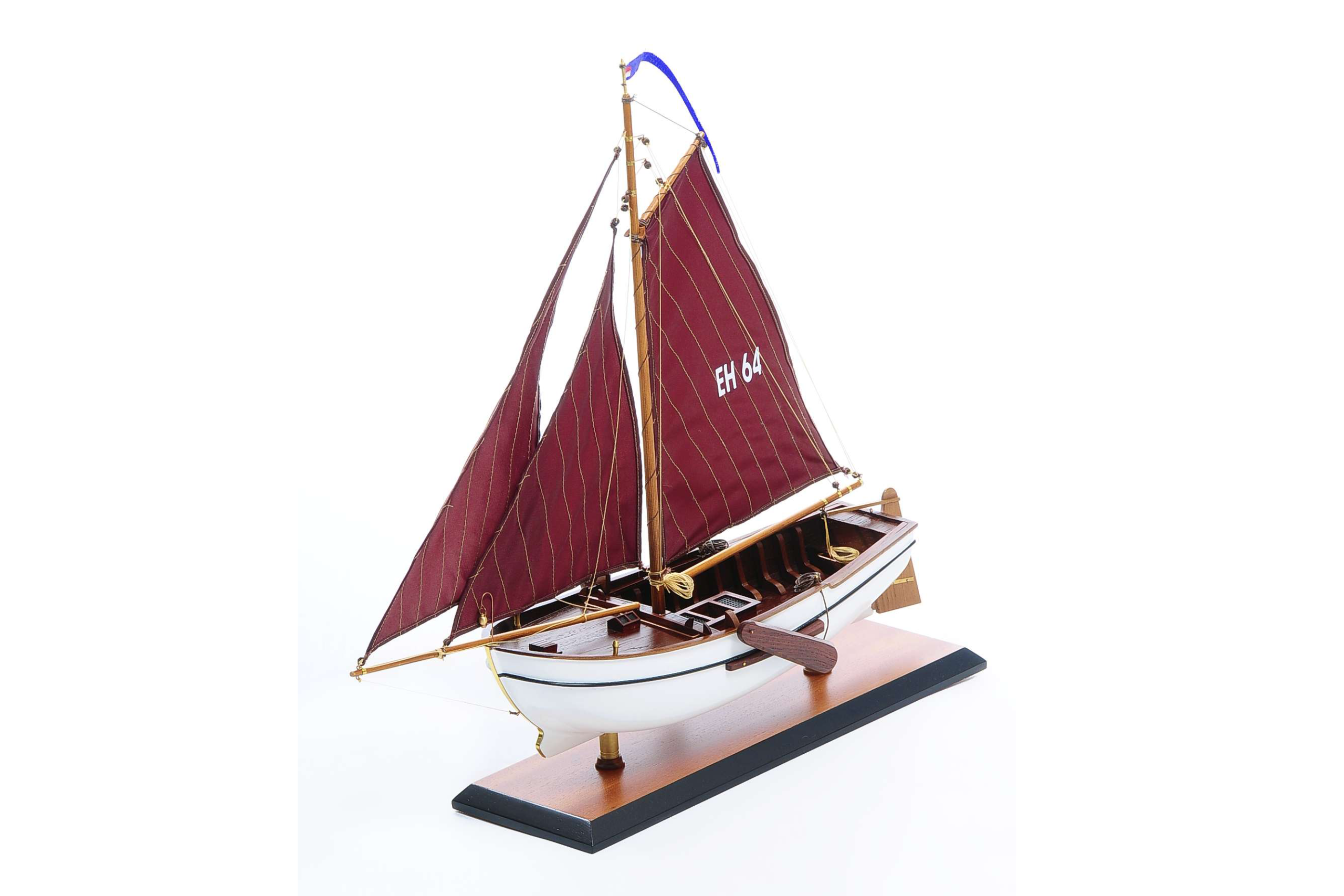 Dutch Marker Roundbow Display Ship Model - Premier Ship Models