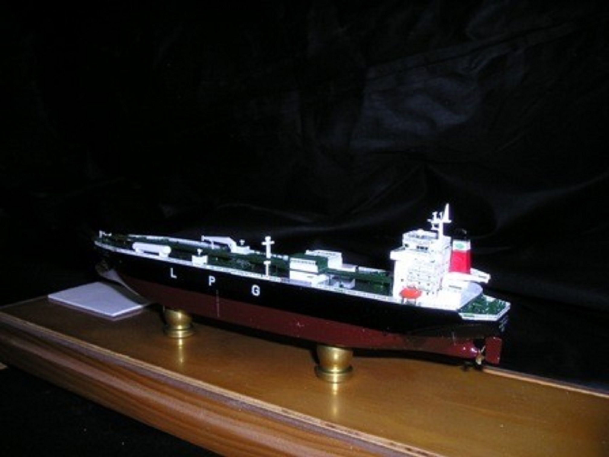 1220-6866-LPG-Tanker-1.jpg