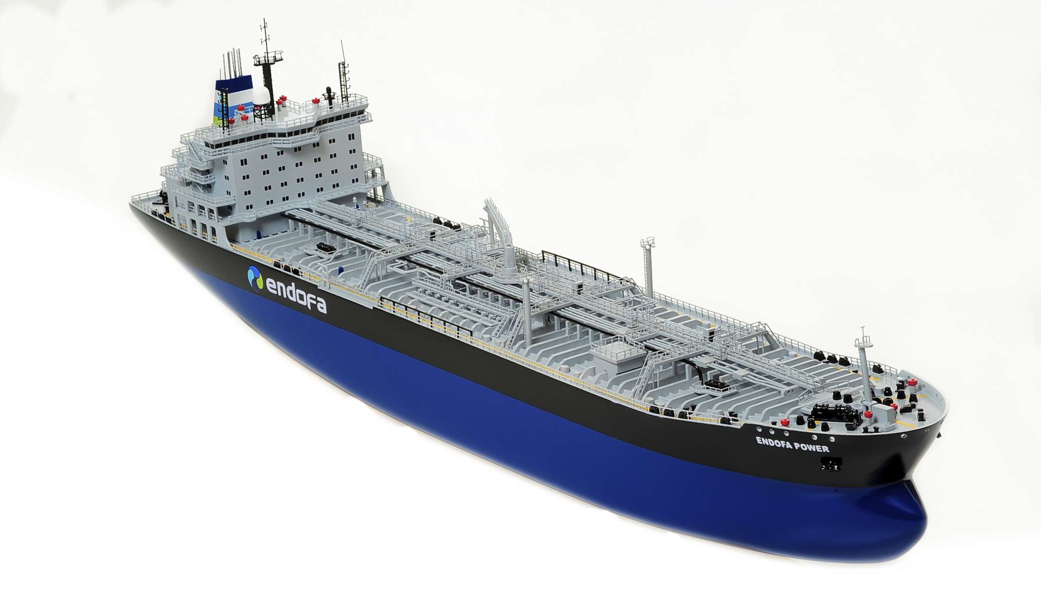 1451-4601-Oil-Tanker-Model-Ship-2-1.jpg