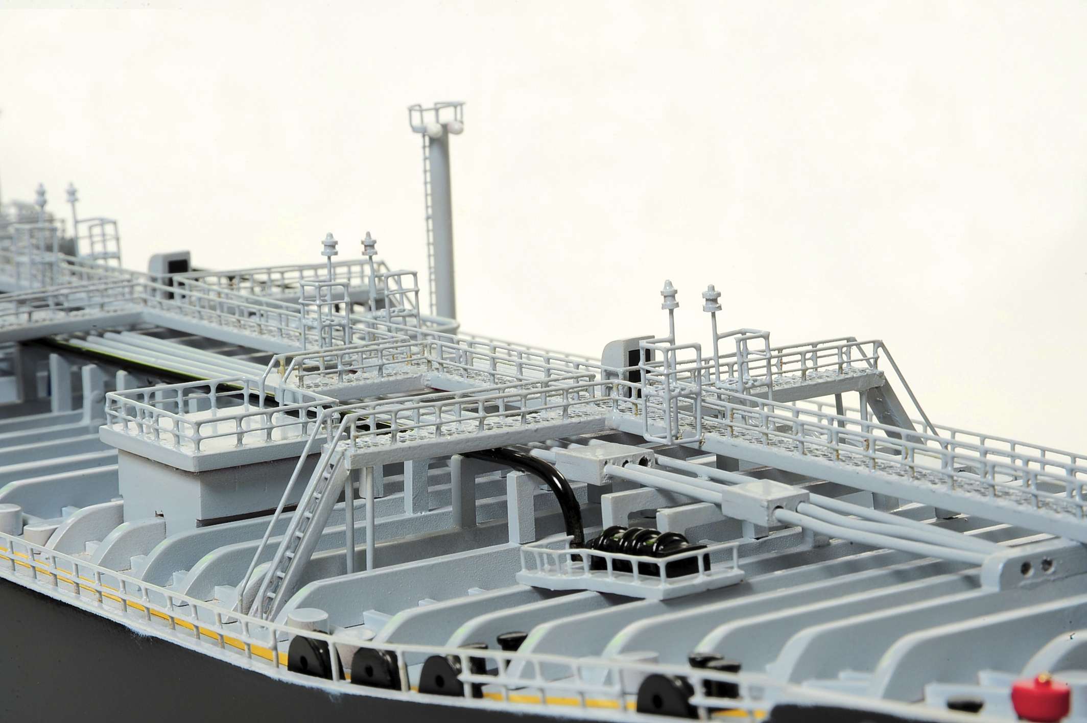 1451-4603-Oil-Tanker-Model-Ship-2-1.jpg