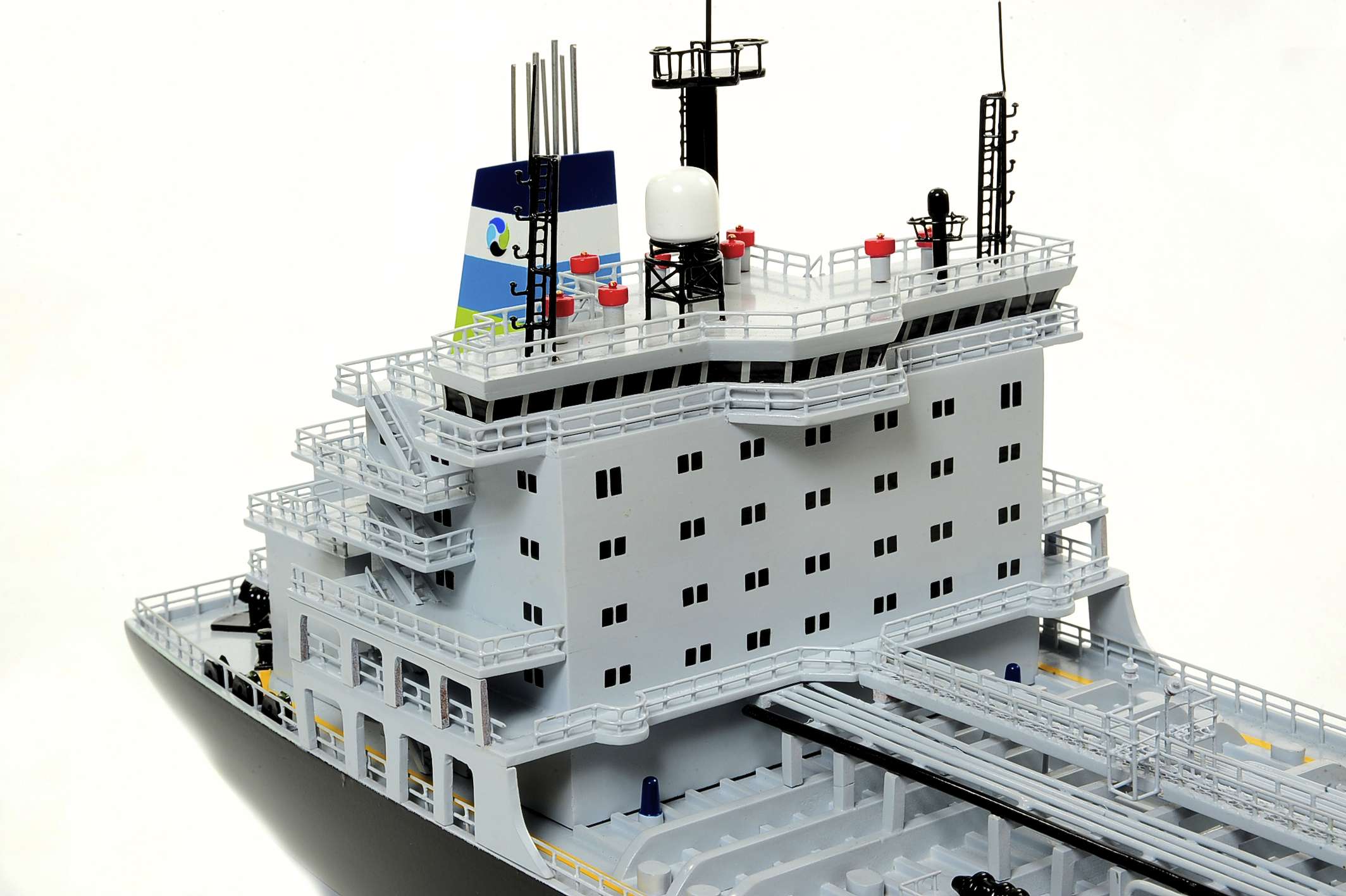 1451-4605-Oil-Tanker-Model-Ship-2-1.jpg