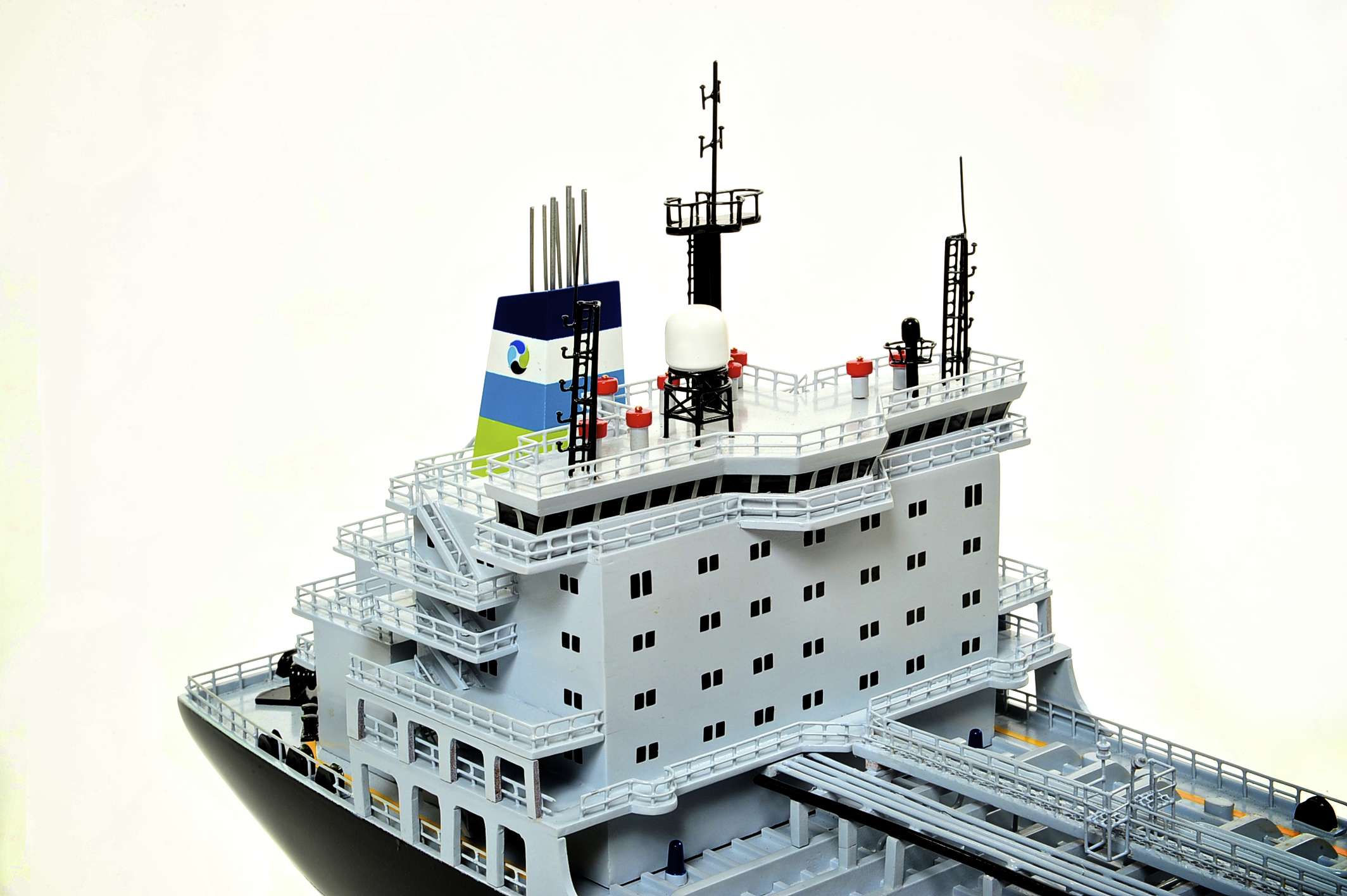 1451-4606-Oil-Tanker-Model-Ship-2-1.jpg