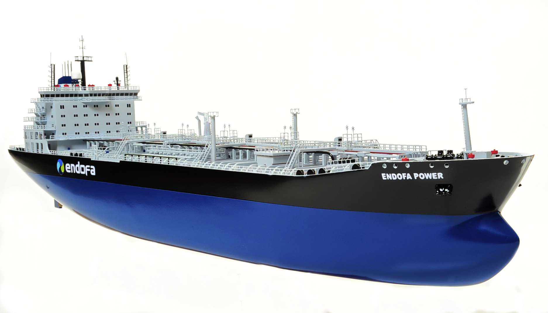 1451-4609-Oil-Tanker-Model-Ship-2-1.jpg