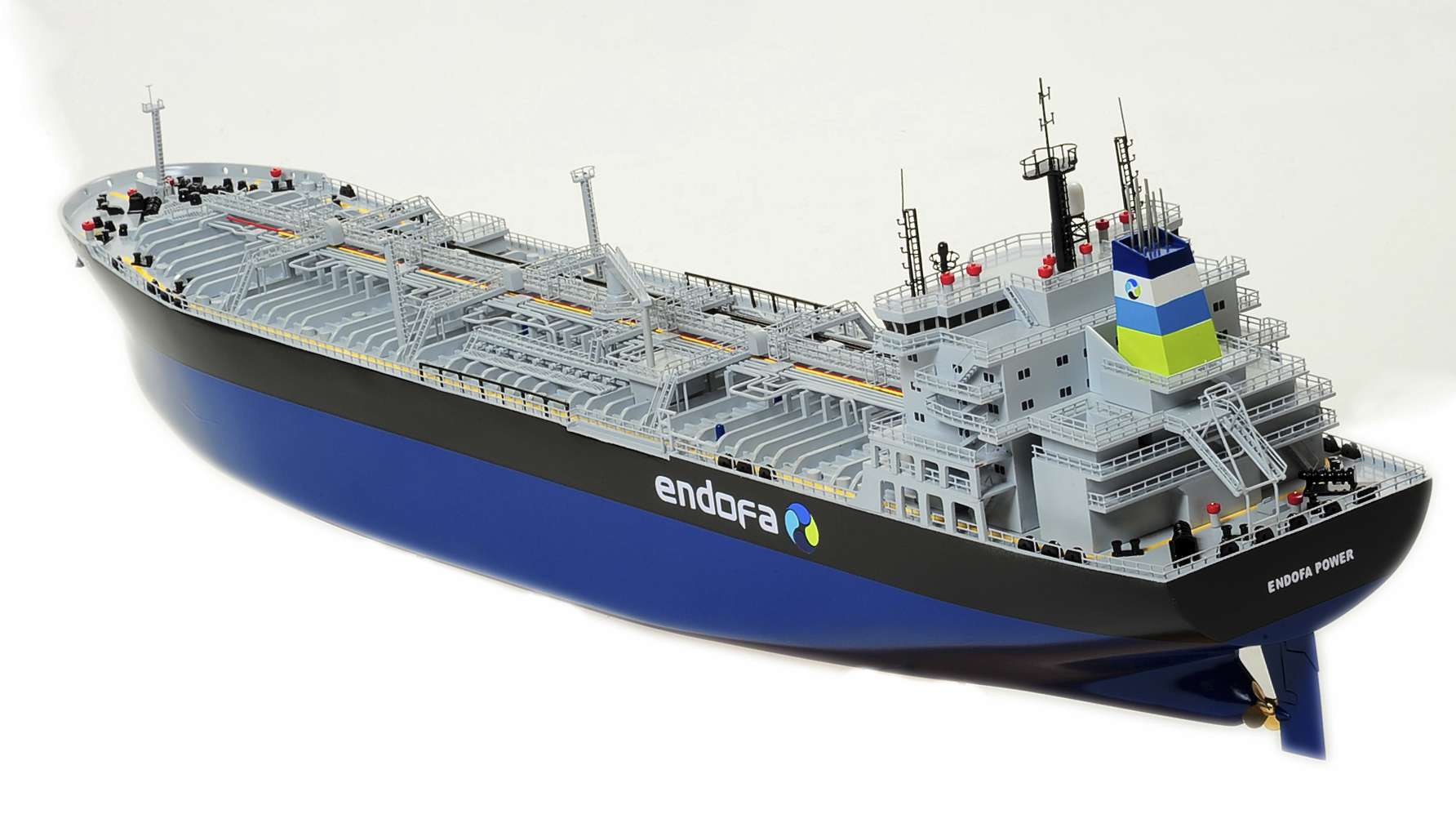 1451-4612-Oil-Tanker-Model-Ship-2-1.jpg