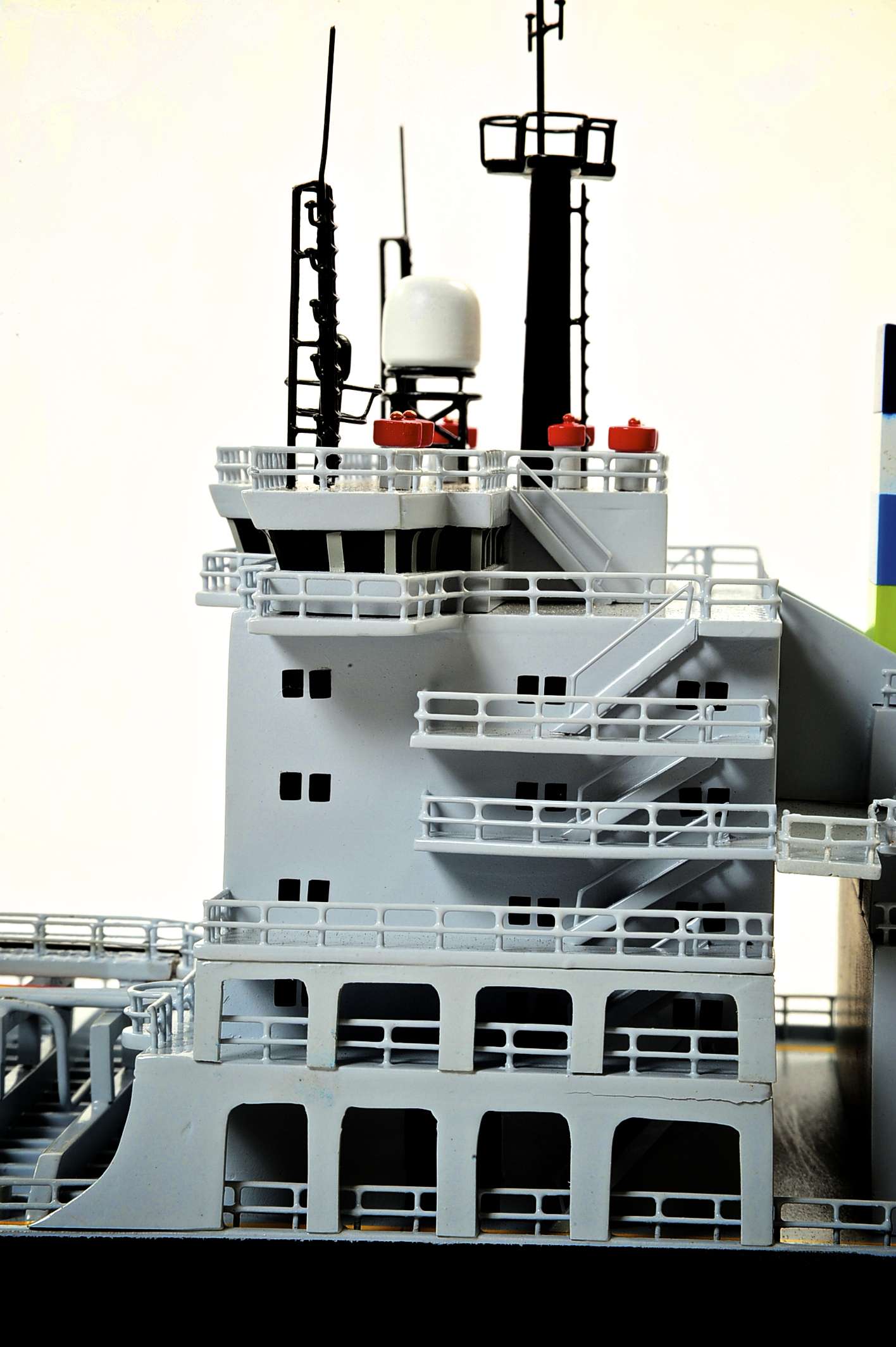 1451-4617-Oil-Tanker-Model-Ship-2-1.jpg