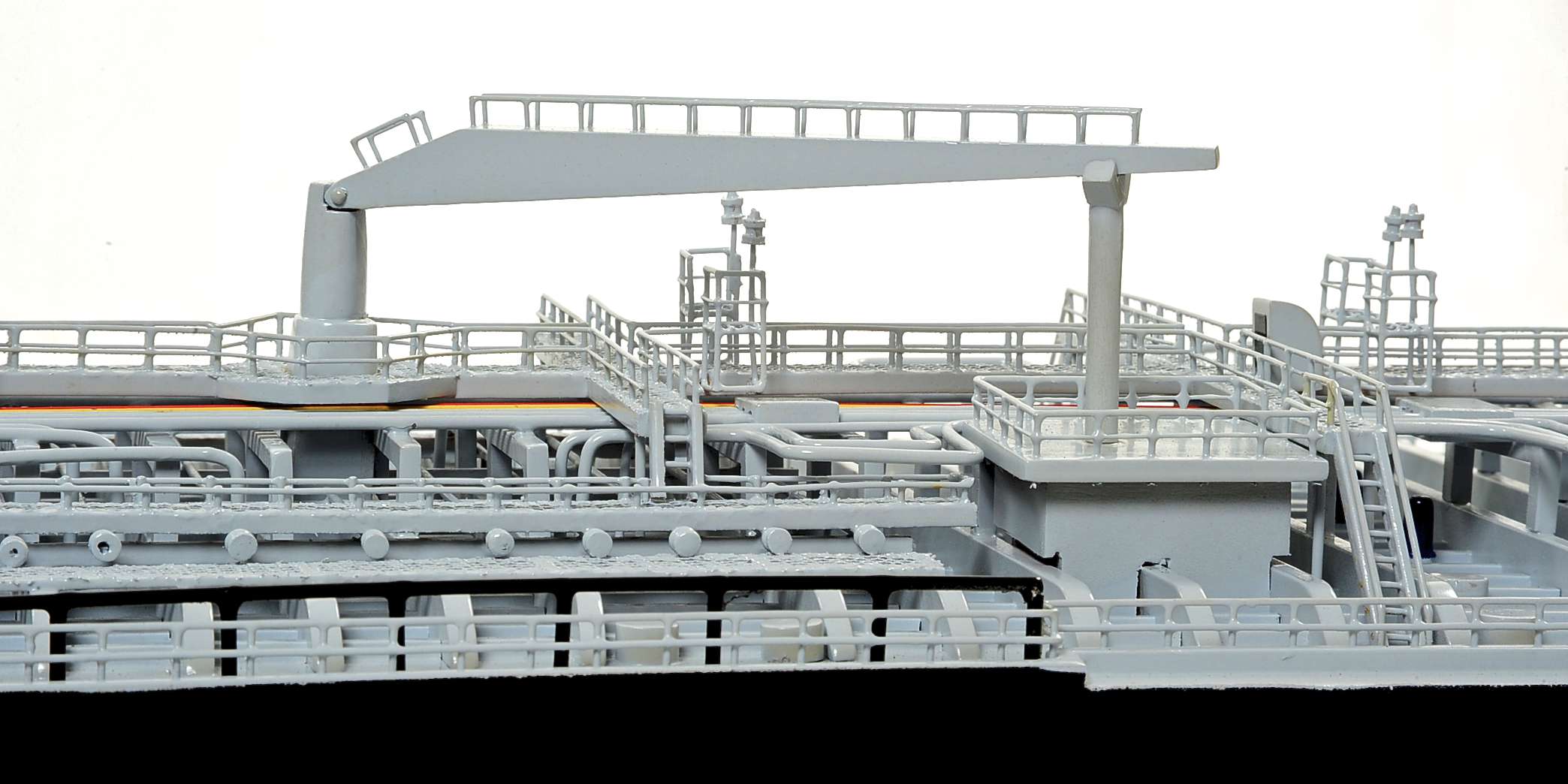 1451-4618-Oil-Tanker-Model-Ship-2-1.jpg