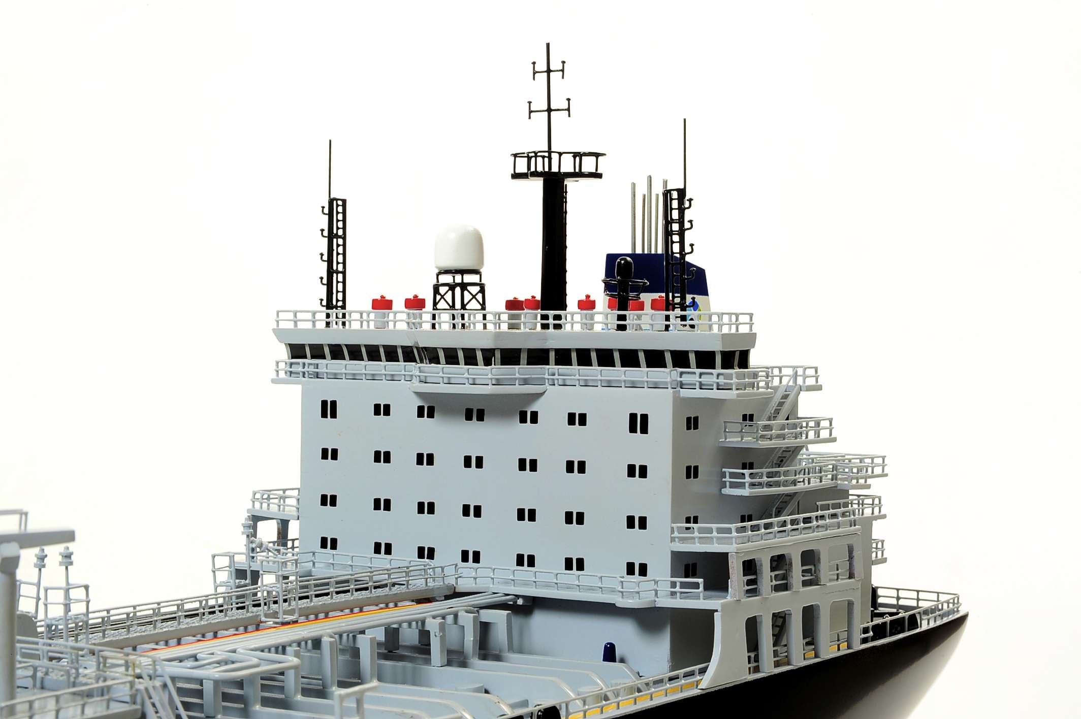 1451-4619-Oil-Tanker-Model-Ship-2-1.jpg