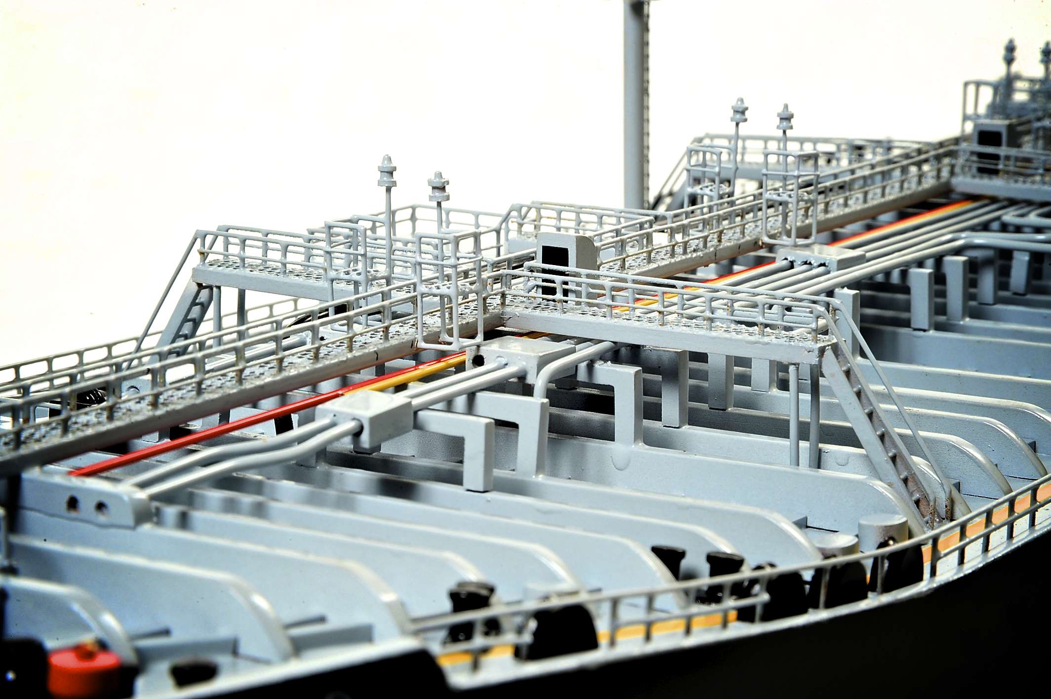 1451-4620-Oil-Tanker-Model-Ship-2-1.jpg