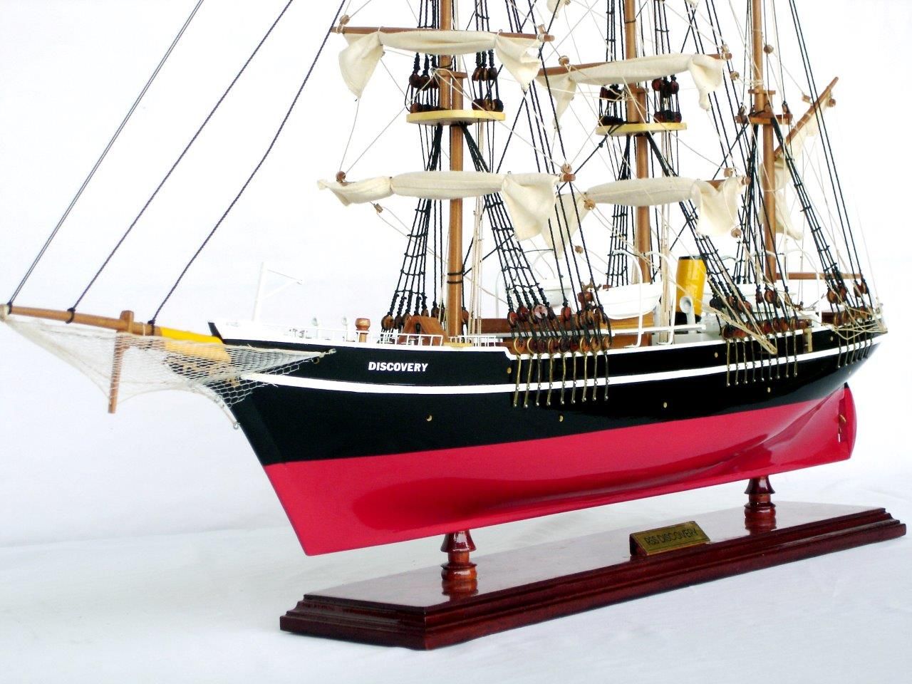 2058-12184-RRS-Discovery-ship-model.jpg