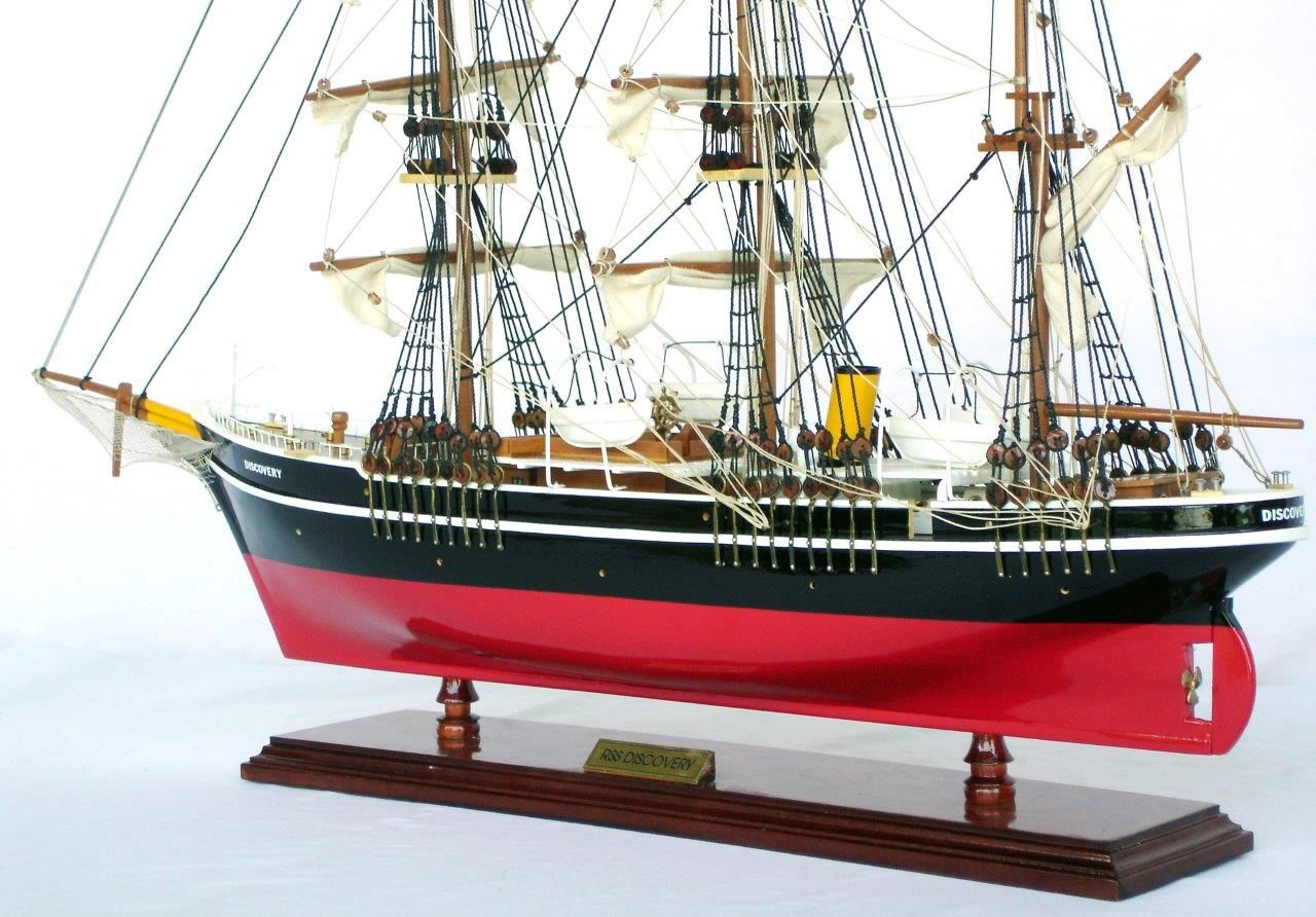 2058-12186-RRS-Discovery-ship-model.jpg