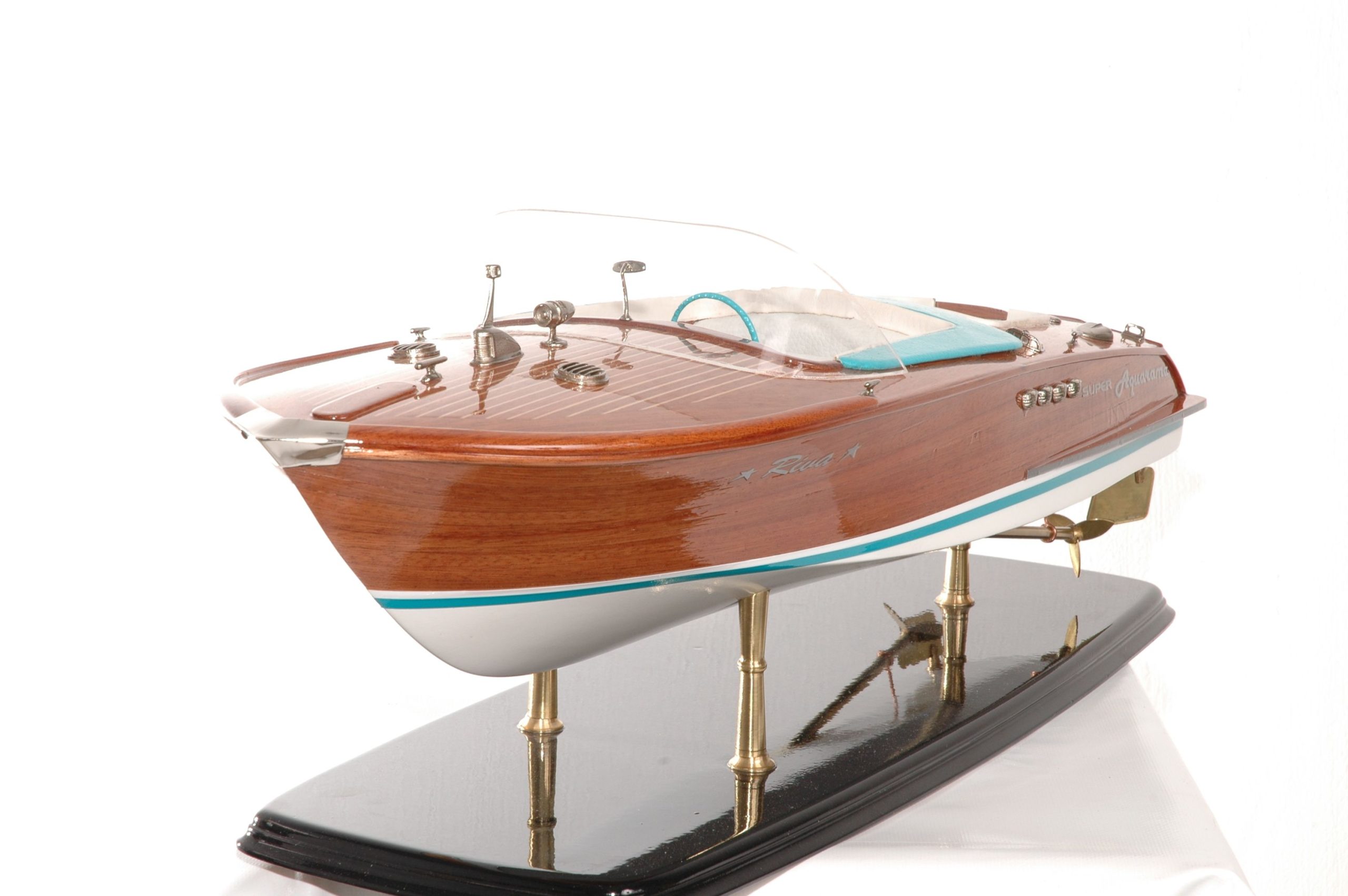 294-8367-Riva-Super-Aquarama-Model-Boat-Superior-Range-scaled-2.jpg