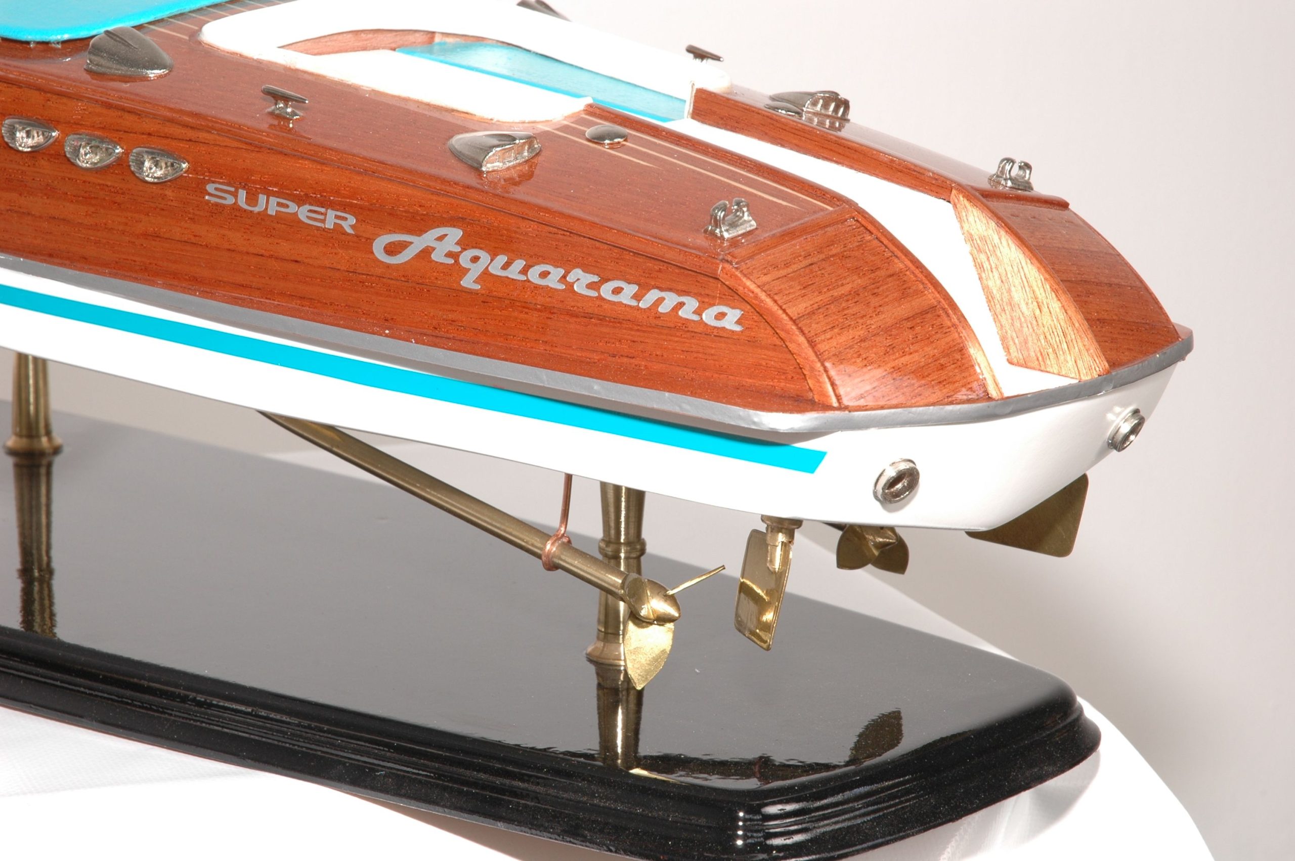 294-8369-Riva-Super-Aquarama-Model-Boat-Superior-Range-scaled-2.jpg