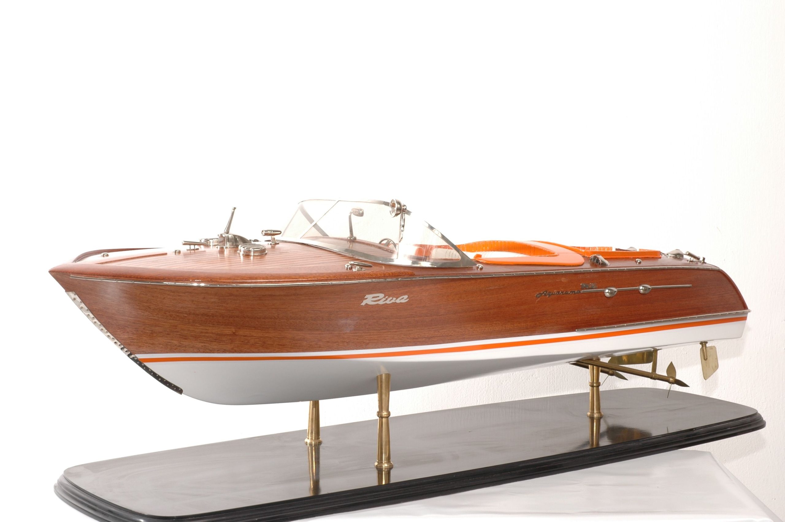 294-8370-Riva-Super-Aquarama-Model-Boat-Superior-Range-scaled-2.jpg