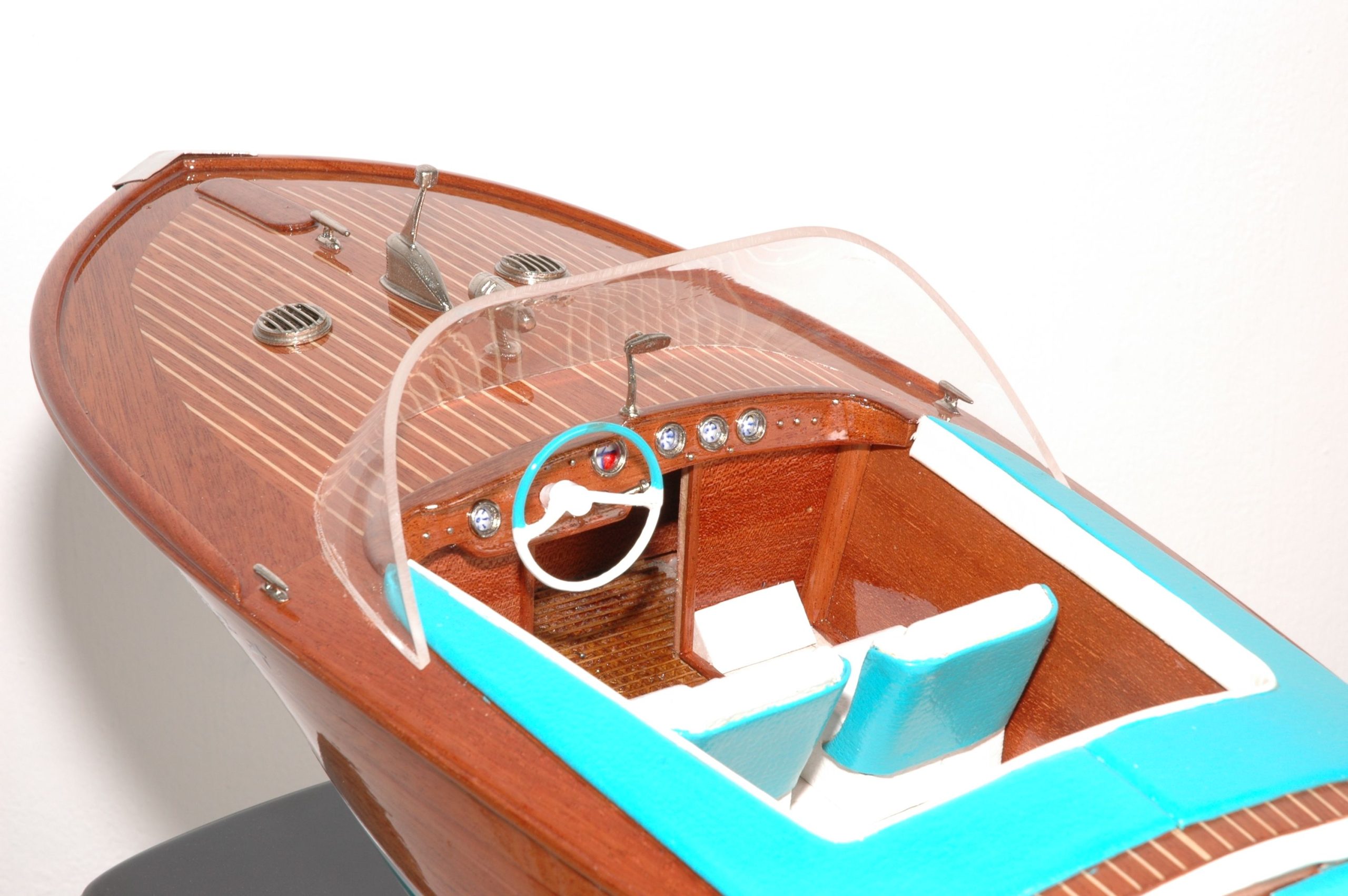 294-8371-Riva-Super-Aquarama-Model-Boat-Superior-Range-scaled-2.jpg