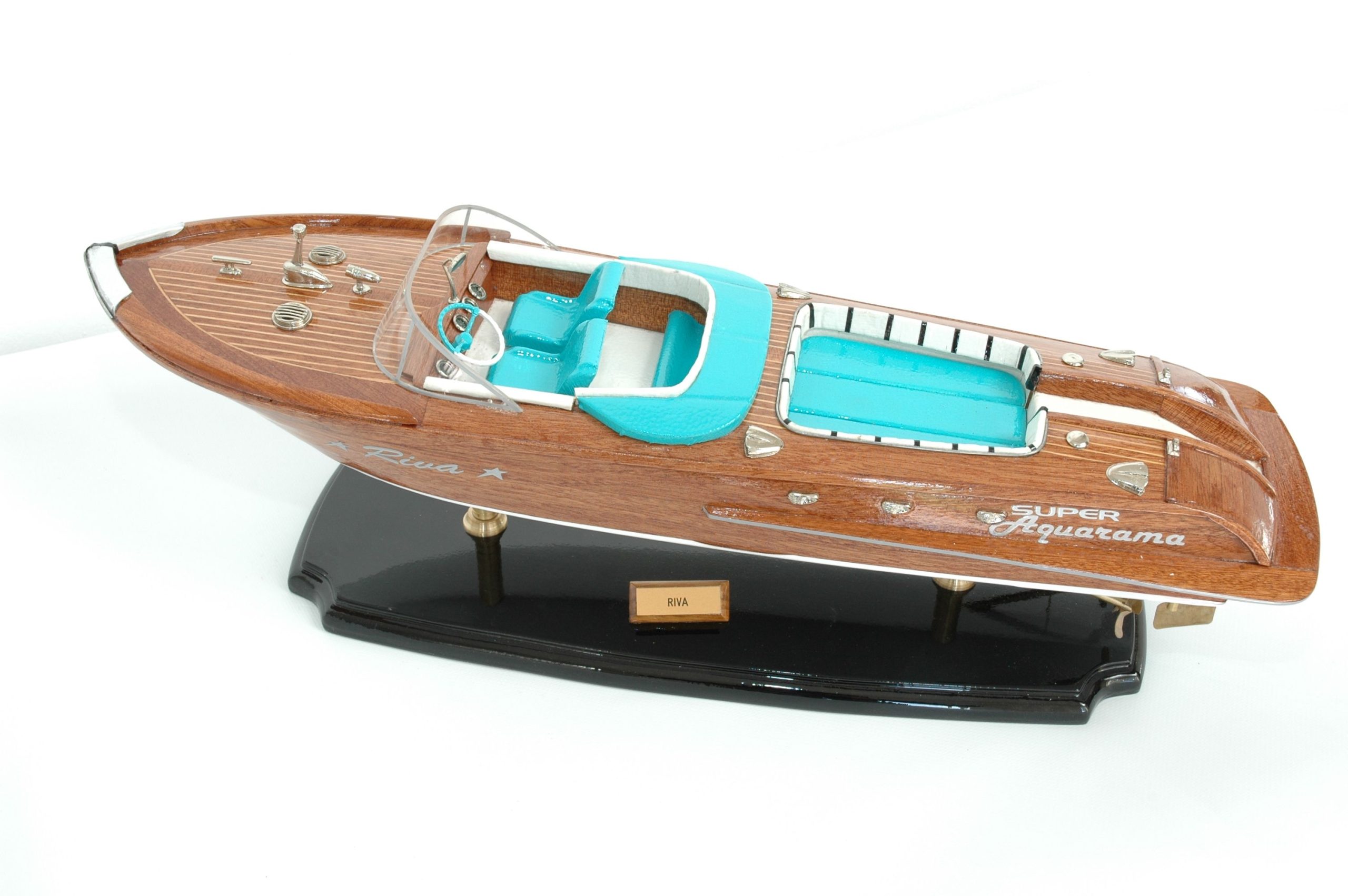 294-8373-Riva-Super-Aquarama-Model-Boat-Superior-Range-scaled-2.jpg