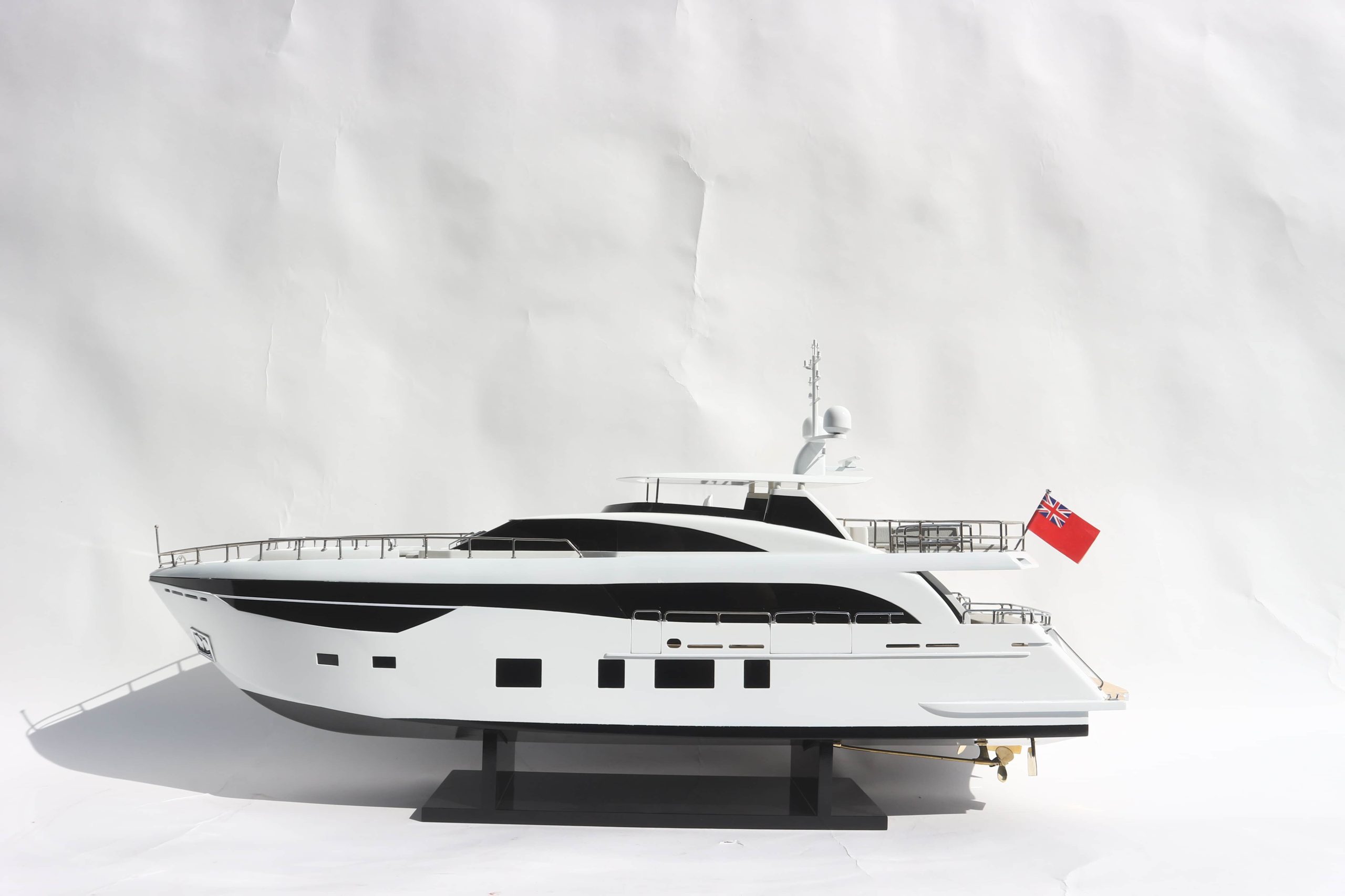PRINCESS 35M white Display Ship Model - GN