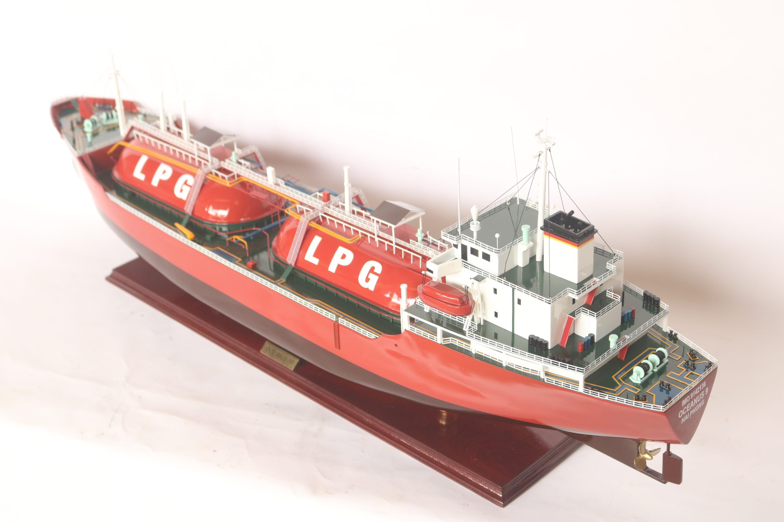 OCEANUS 09 Display Ship Model - GN