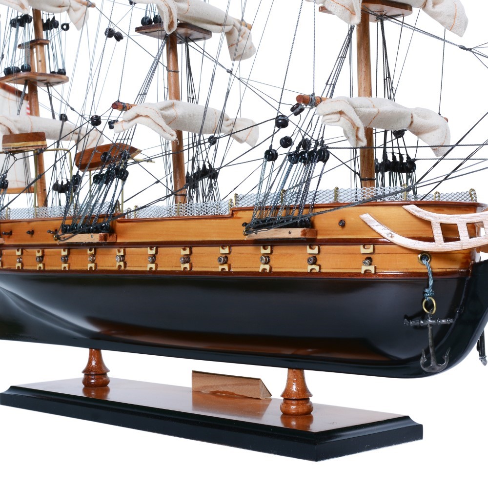 T089-USS-Constitution-Small-L03-1.jpg