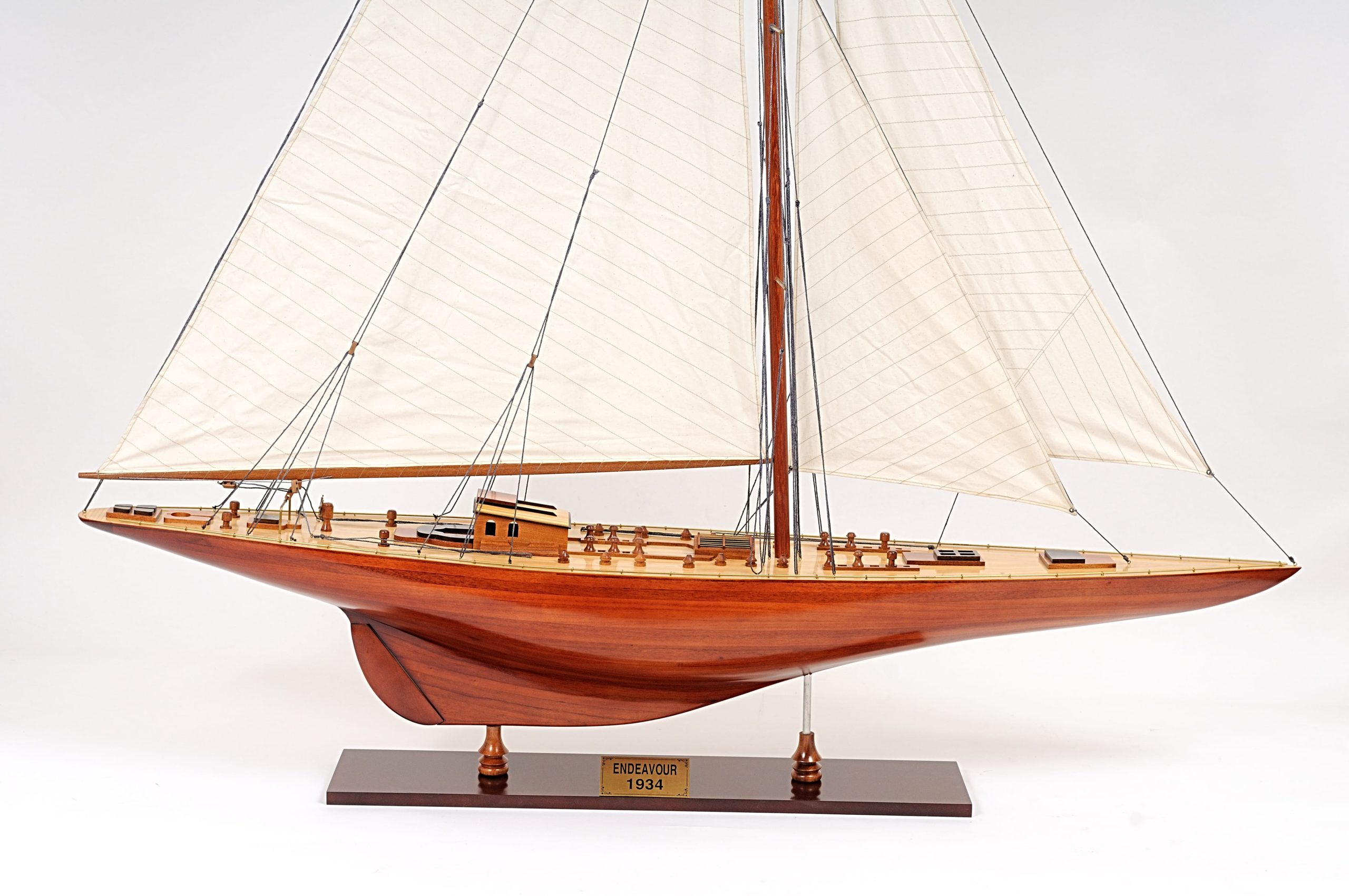 Endeavour XL Display Ship Model - OMH