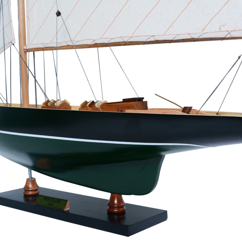 Y070-Pen-Duick-Painted-L04.jpg