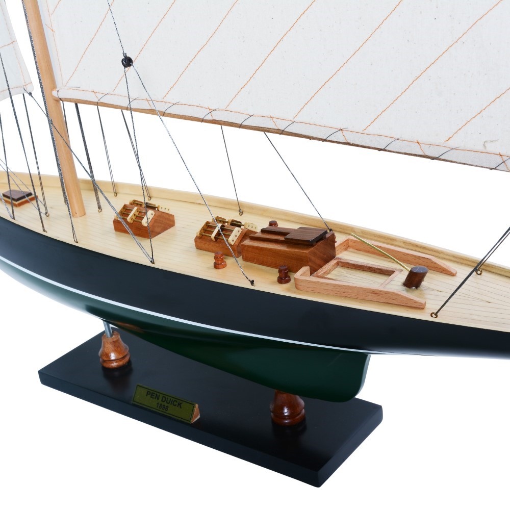 Y070-Pen-Duick-Painted-L07.jpg