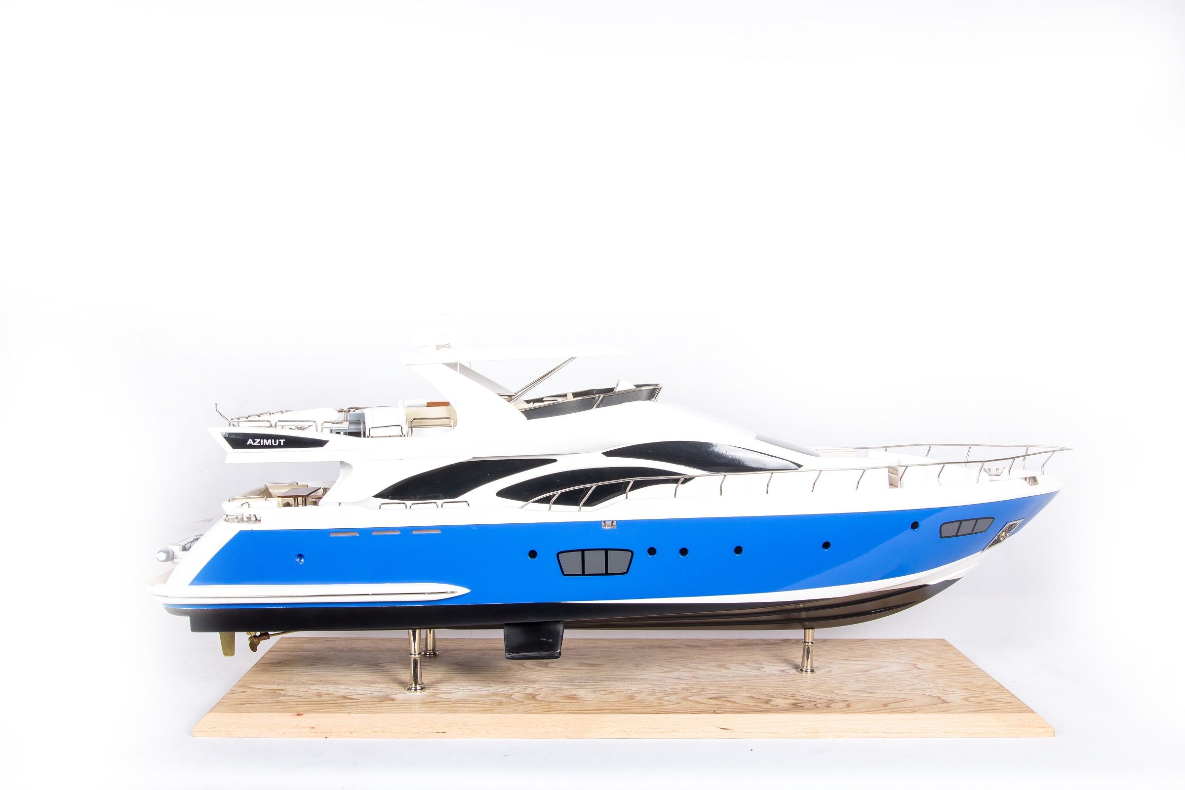 Modern Luxury Yachts (BM)