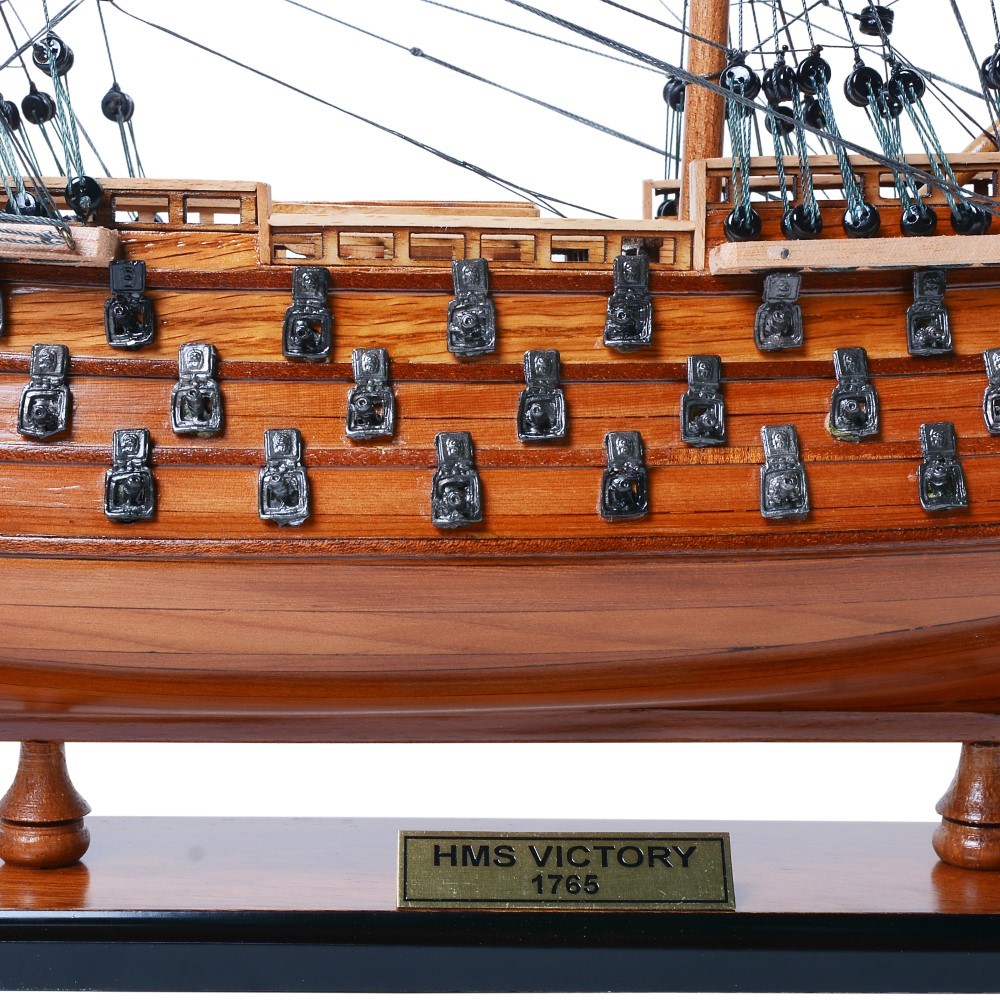 t175-victory-small-tall-ship-model-l02-1.jpg