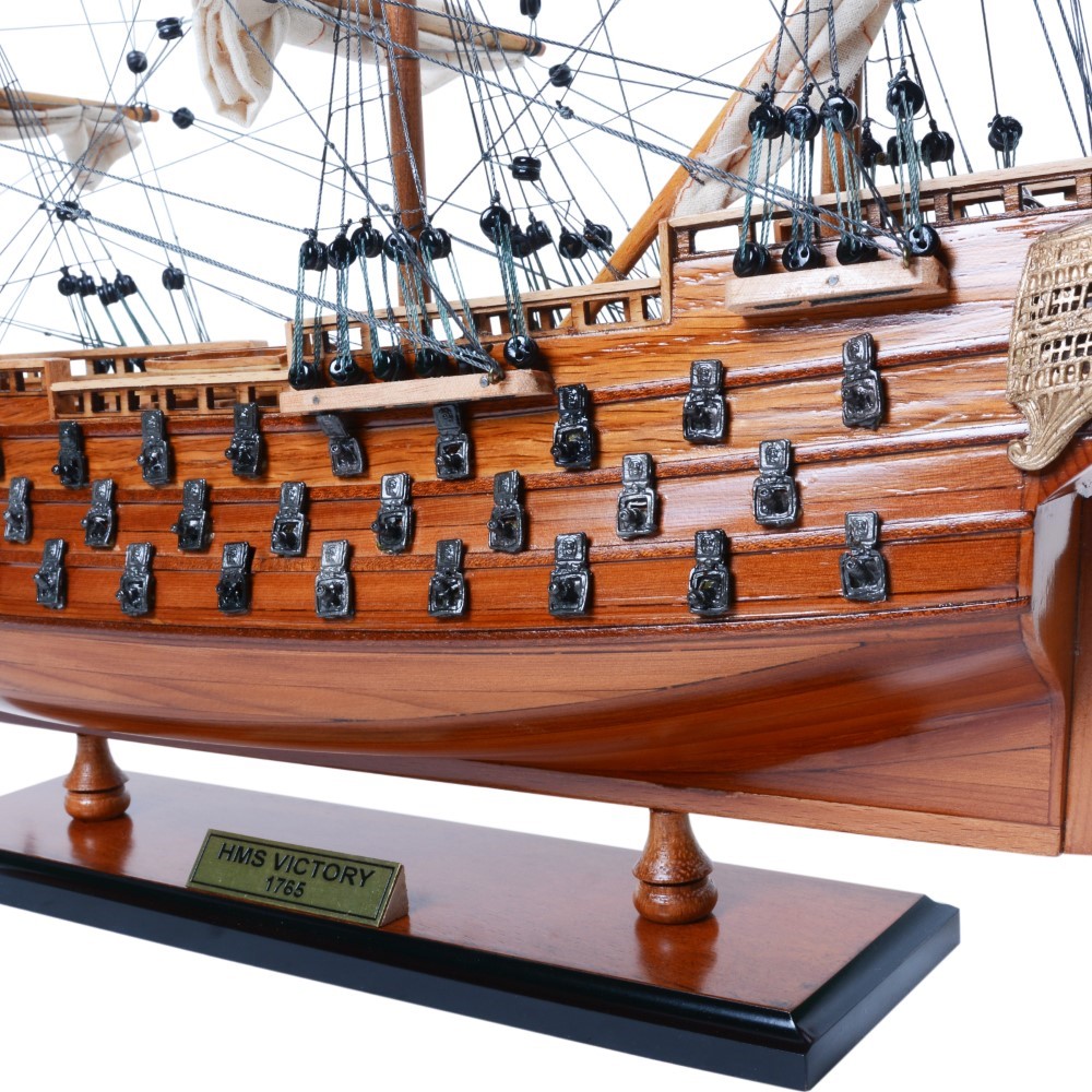 t175-victory-small-tall-ship-model-l06-1.jpg