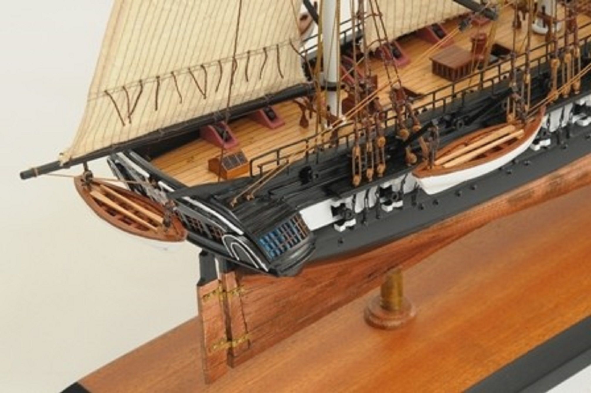 1059-7420-HMS-Trincomalee-Ship-Model-Premier-Range