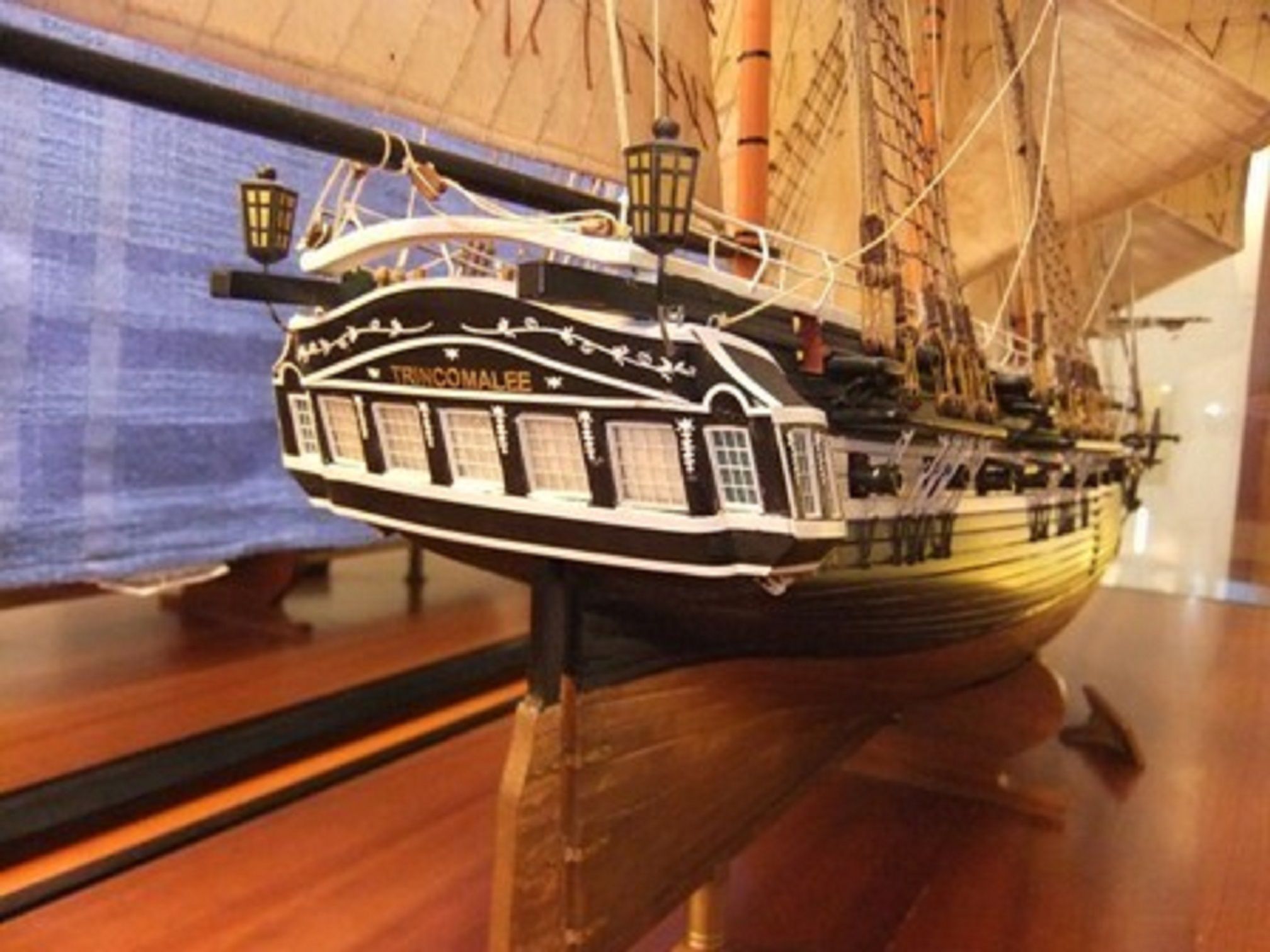 1059-7421-HMS-Trincomalee-Ship-Model-Premier-Range