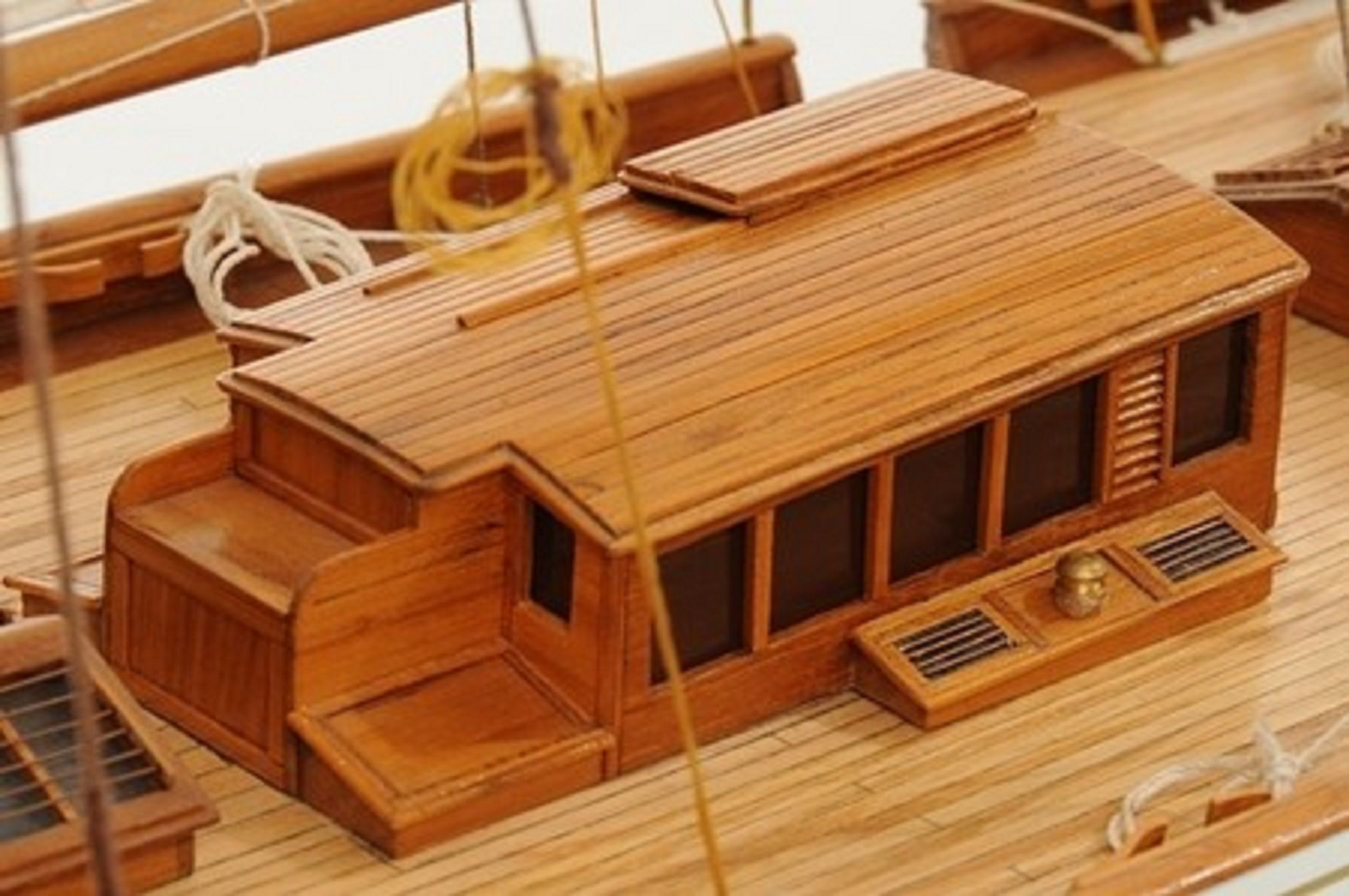 1076-7515-Merry-Maid-Model-Yacht-Premier-Range