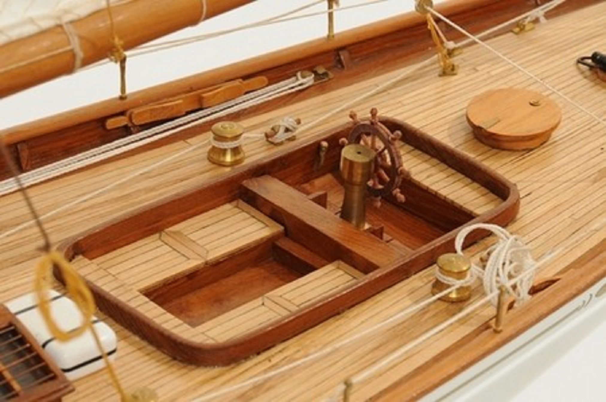 1076-7517-Merry-Maid-Model-Yacht-Premier-Range
