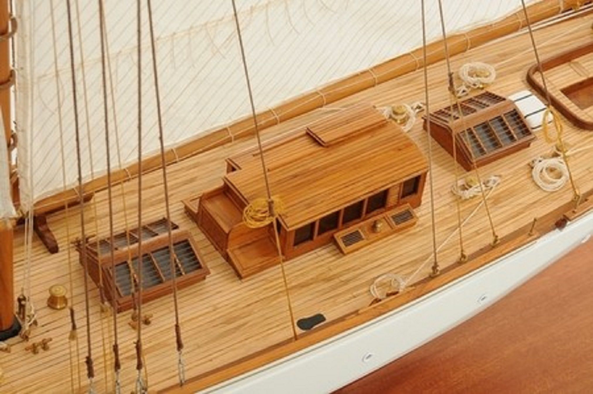 1076-7518-Merry-Maid-Model-Yacht-Premier-Range