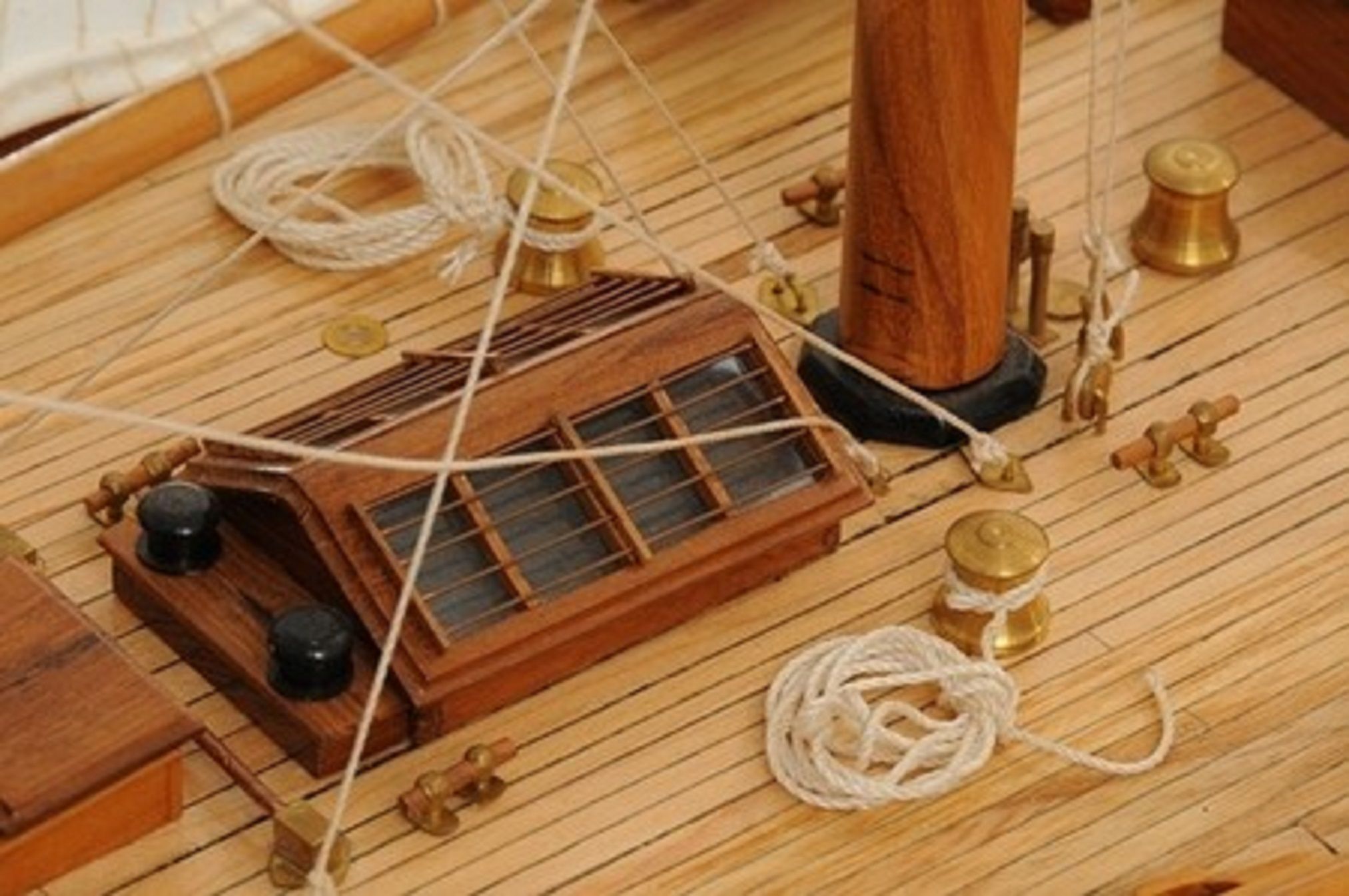 1076-7519-Merry-Maid-Model-Yacht-Premier-Range