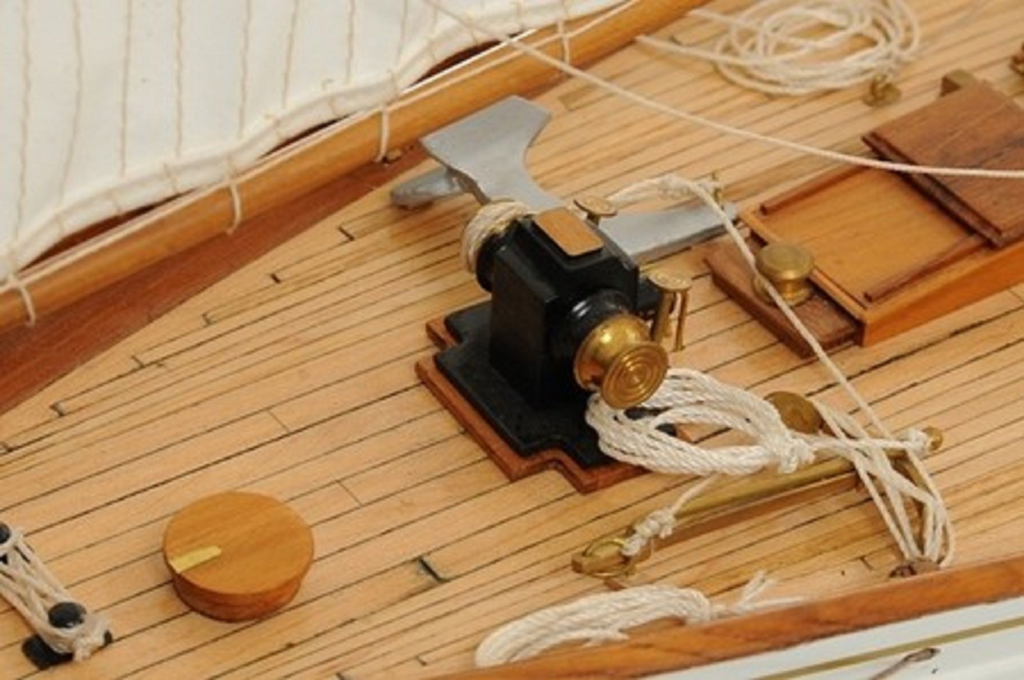 1076-7520-Merry-Maid-Model-Yacht-Premier-Range