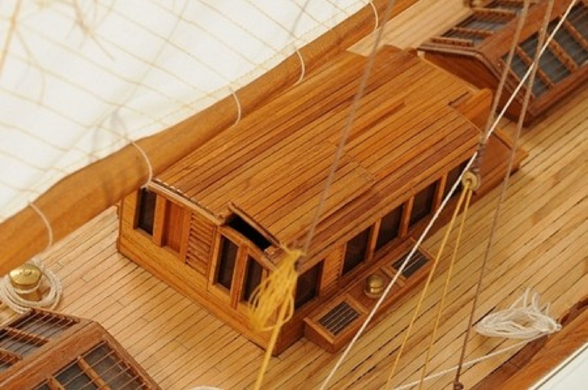 1076-7523-Merry-Maid-Model-Yacht-Premier-Range