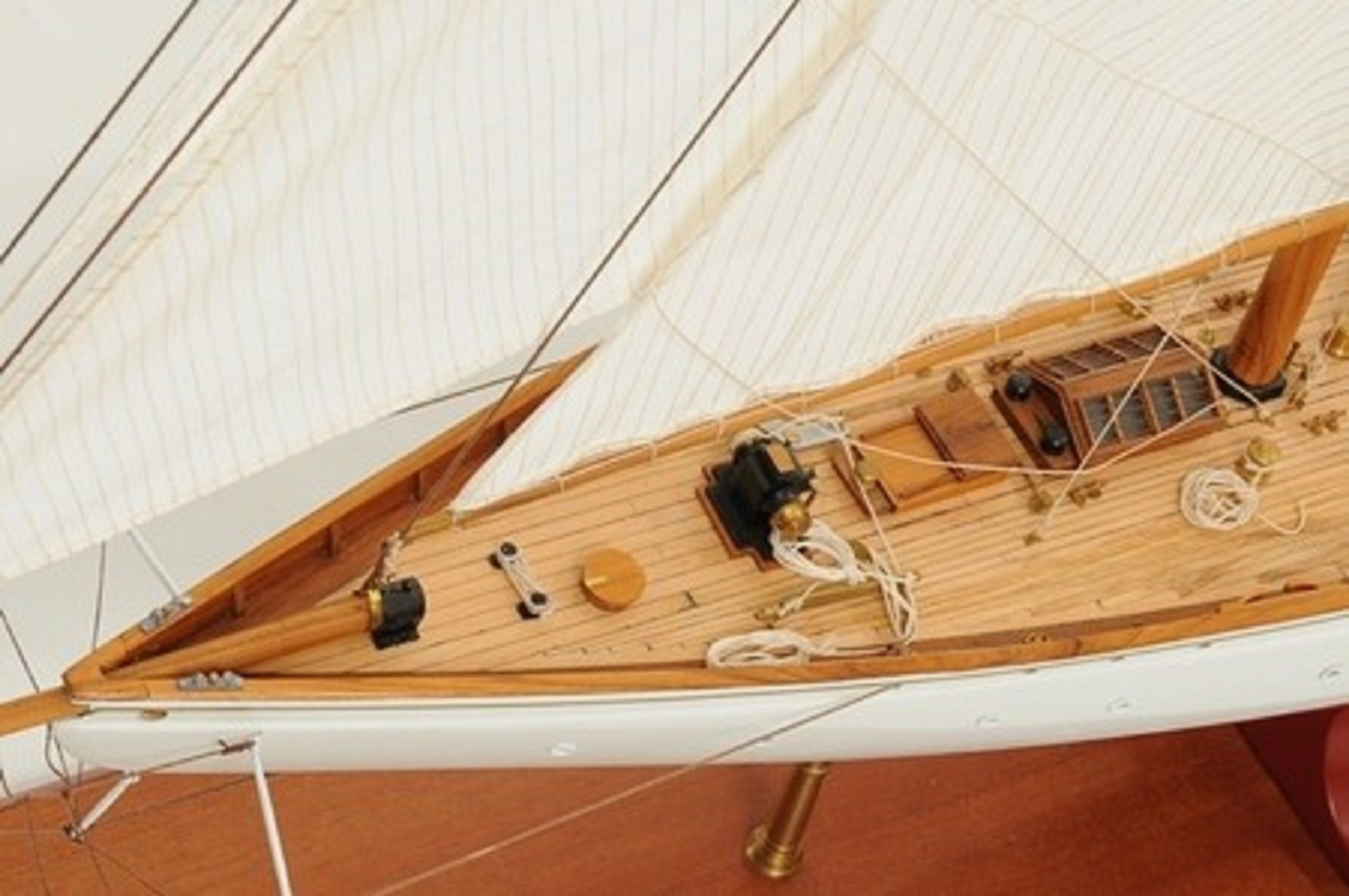 1076-7526-Merry-Maid-Model-Yacht-Premier-Range